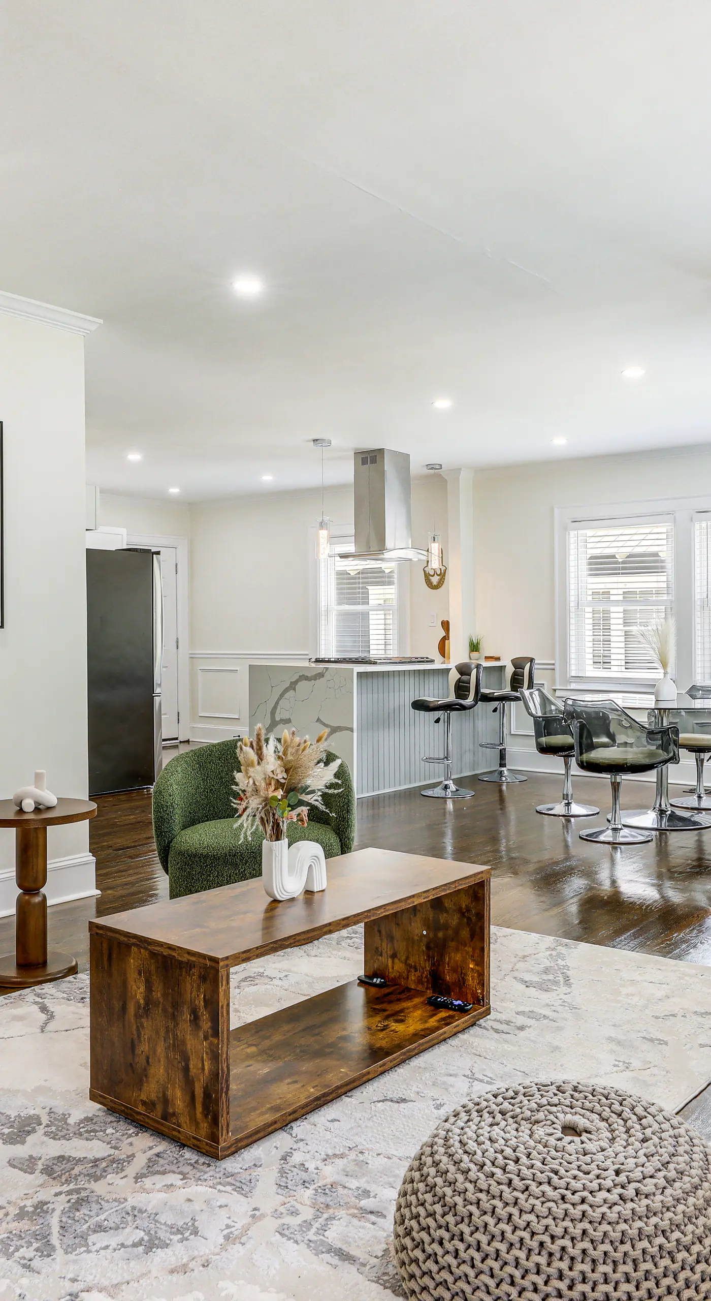 4 Mi to Int’l Soccer & Dtwn Fun: Modern ATL Home