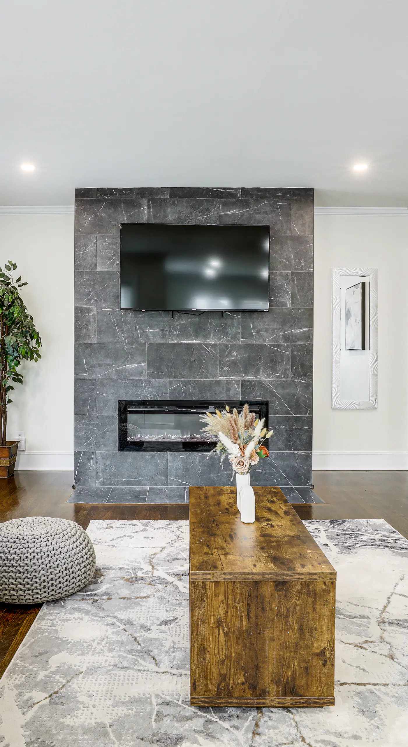 4 Mi to Int’l Soccer & Dtwn Fun: Modern ATL Home