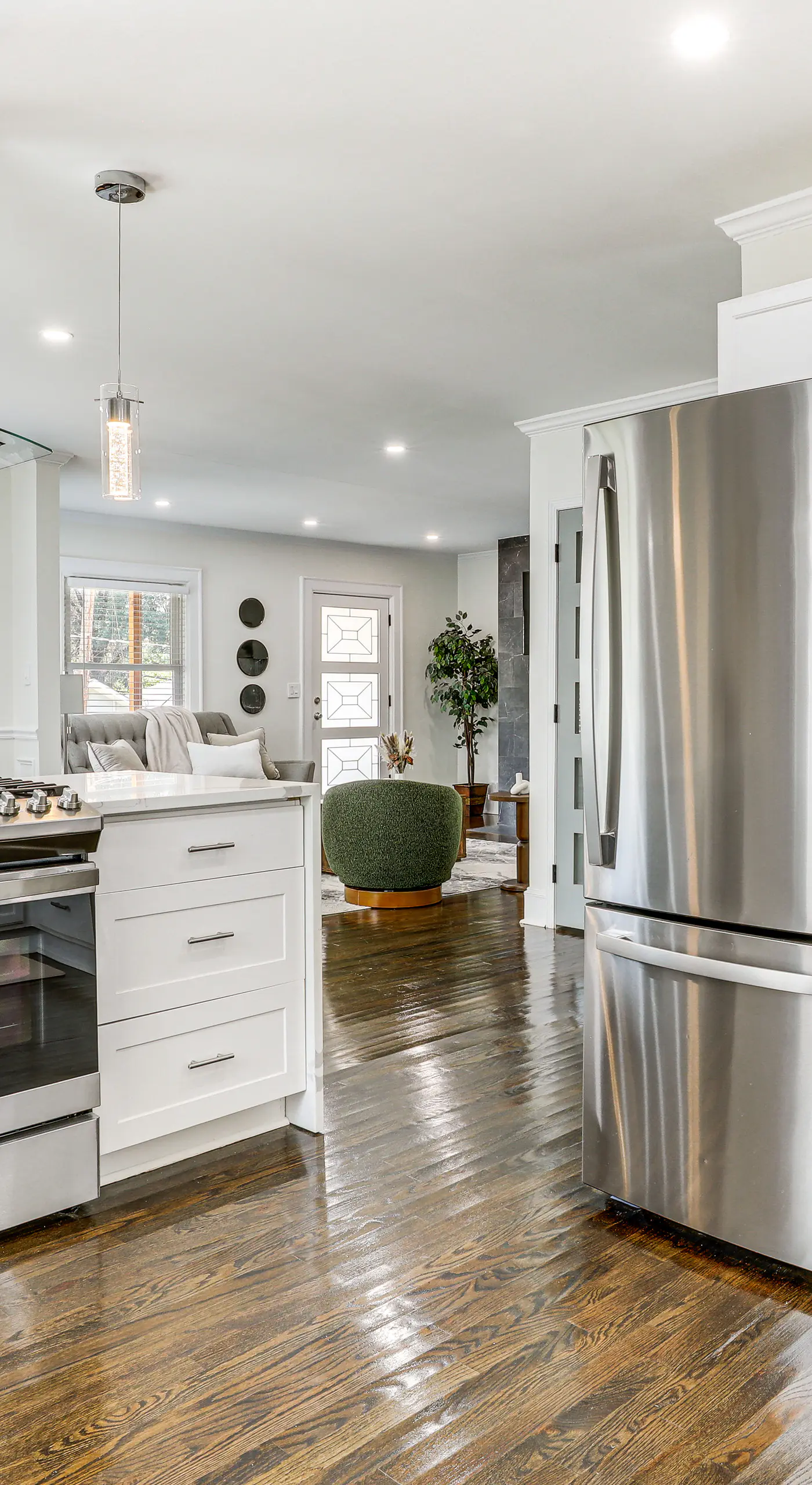 4 Mi to Int’l Soccer & Dtwn Fun: Modern ATL Home