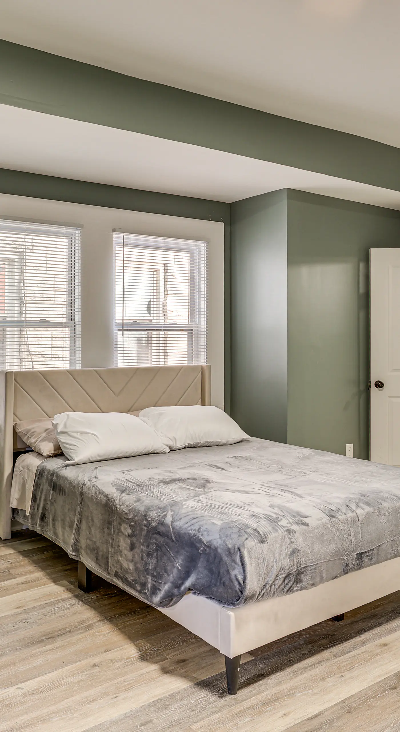 Nurse-Ready Kansas City Townhome Near Hospitals