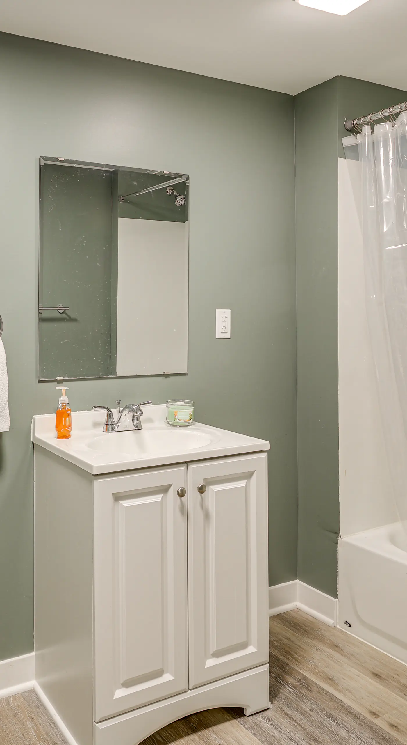 Nurse-Ready Kansas City Townhome Near Hospitals