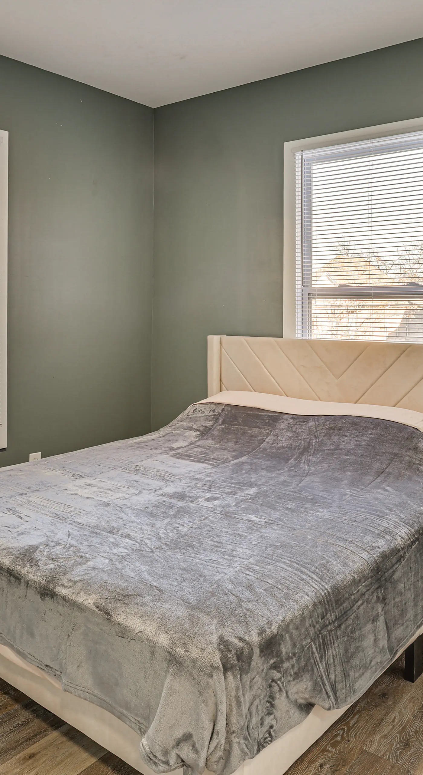 Nurse-Ready Kansas City Townhome Near Hospitals
