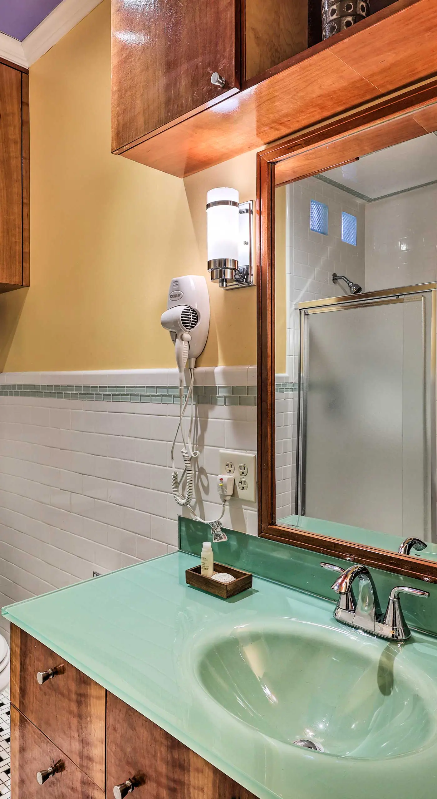 Walkable KC Home Base! Near Sports Events & Fun