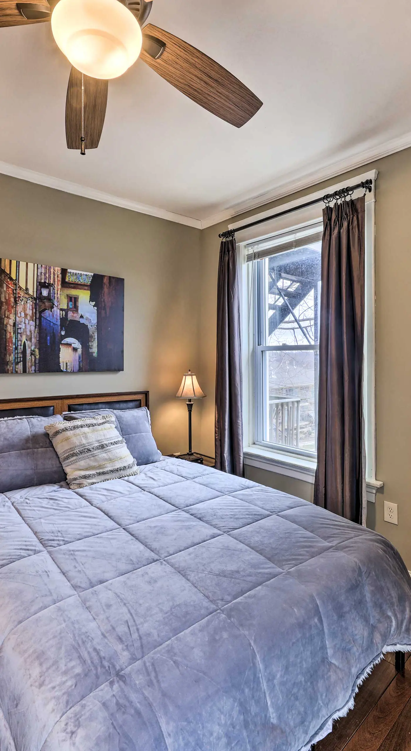Walkable KC Home Base! Near Sports Events & Fun