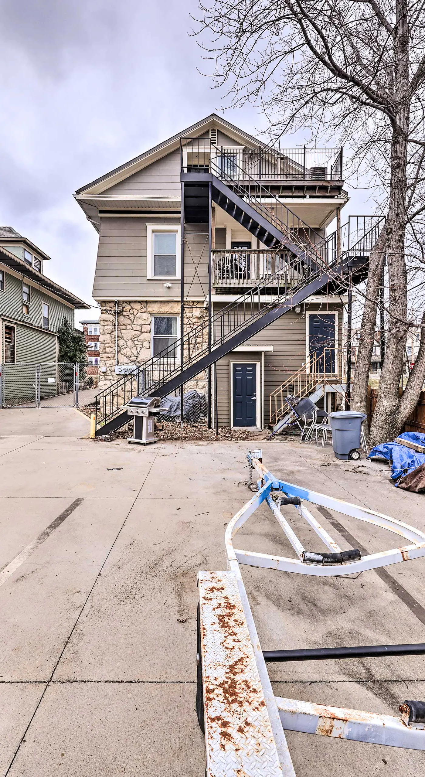 Walkable KC Home Base! Near Sports Events & Fun
