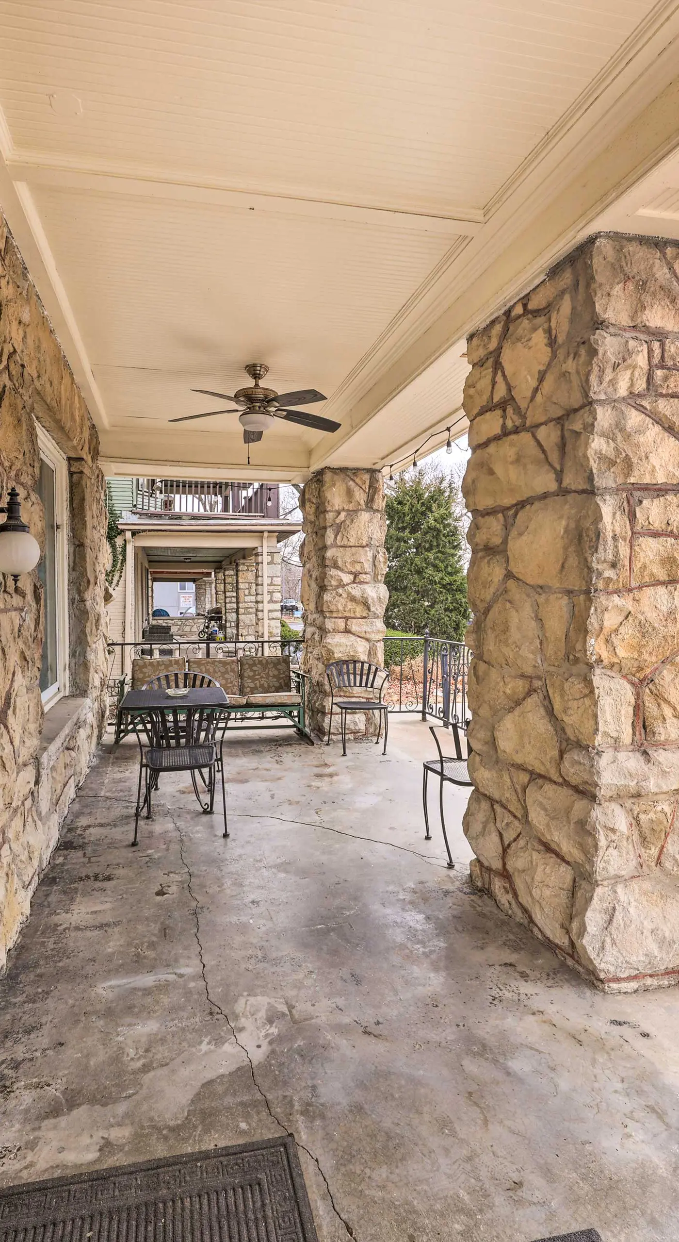 Walkable KC Home Base! Near Sports Events & Fun