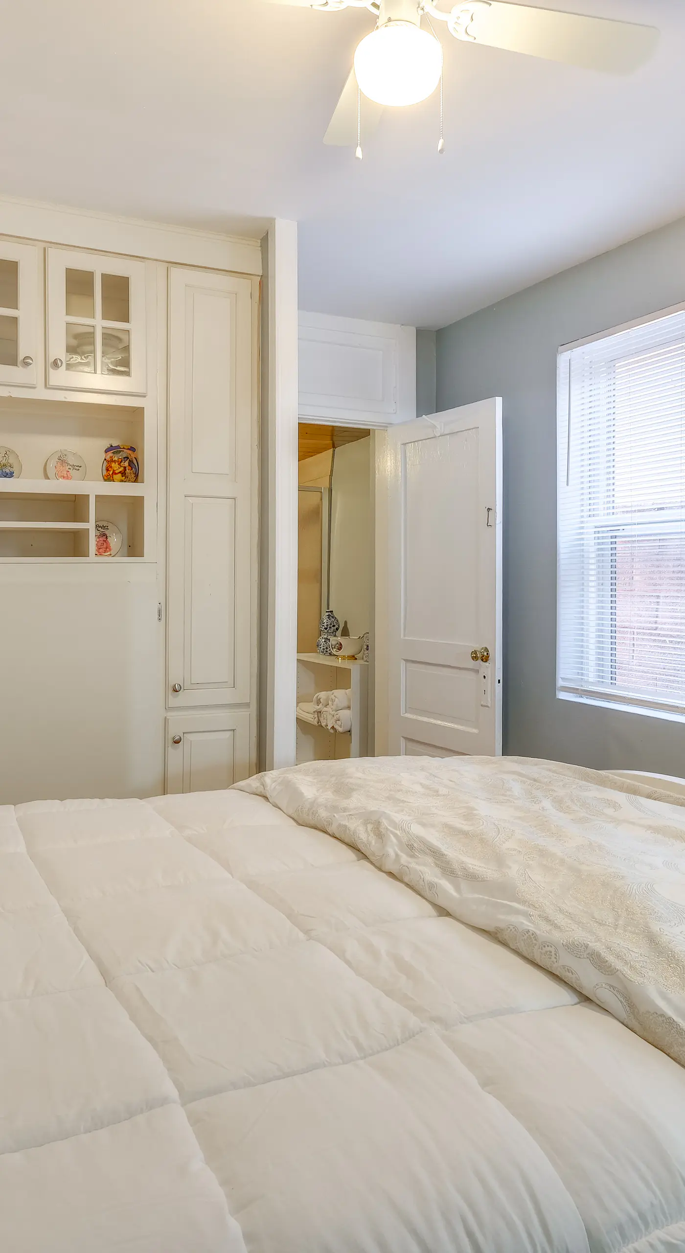 1 Mi to Dtwn: Townhome w/ Patio in Baltimore!