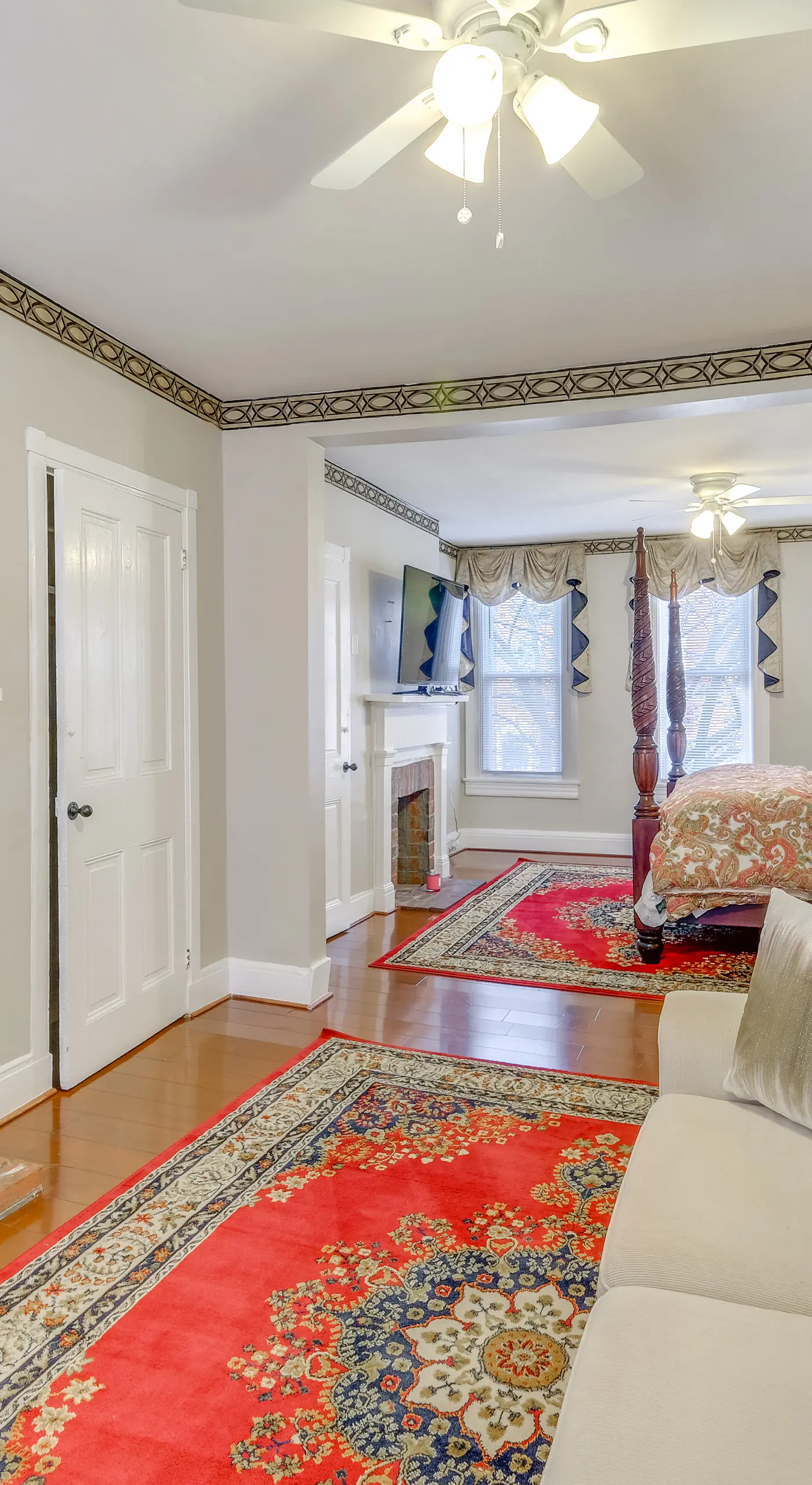 1 Mi to Dtwn: Townhome w/ Patio in Baltimore!