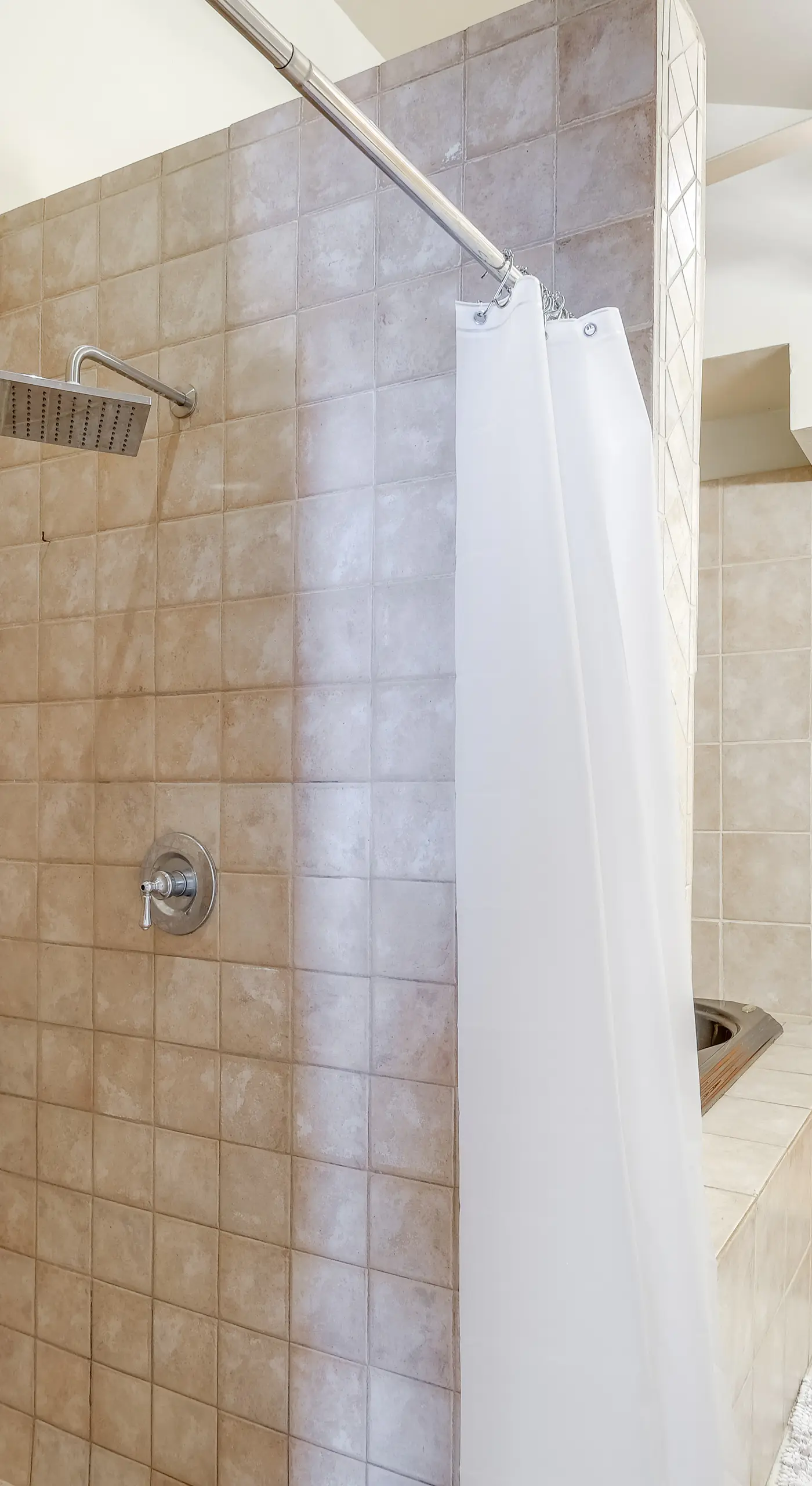 1 Mi to Dtwn: Townhome w/ Patio in Baltimore!