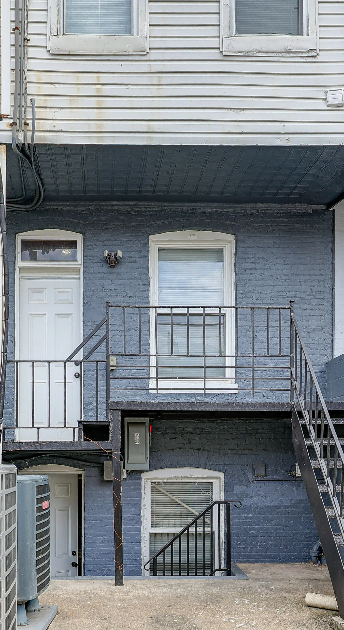 Walk to Patterson Park! Pet-Friendly Townhome