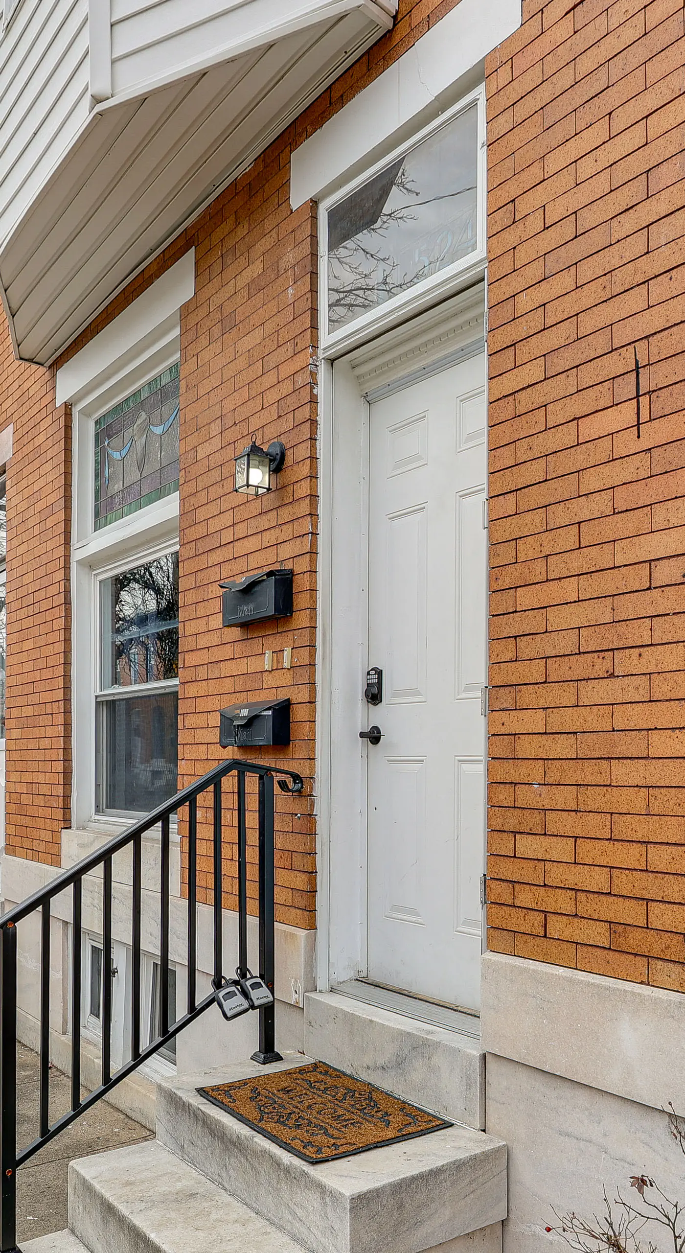 Walk to Patterson Park! Pet-Friendly Townhome