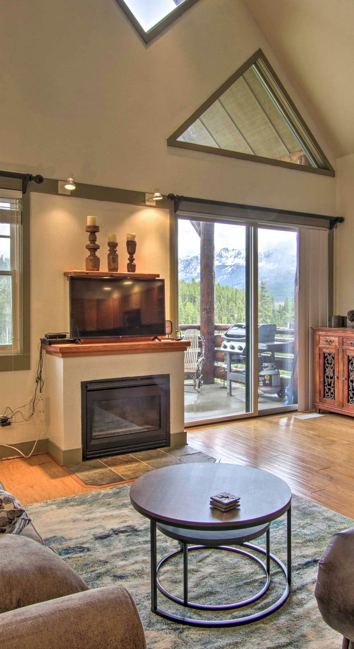 Mountain Views + Hot Tub: Big Sky Resort Condo!