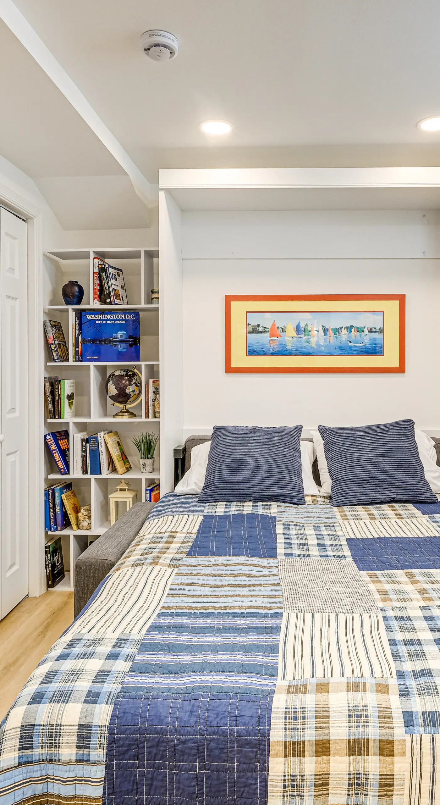 7 Mi to National Mall: Bright DC Studio!