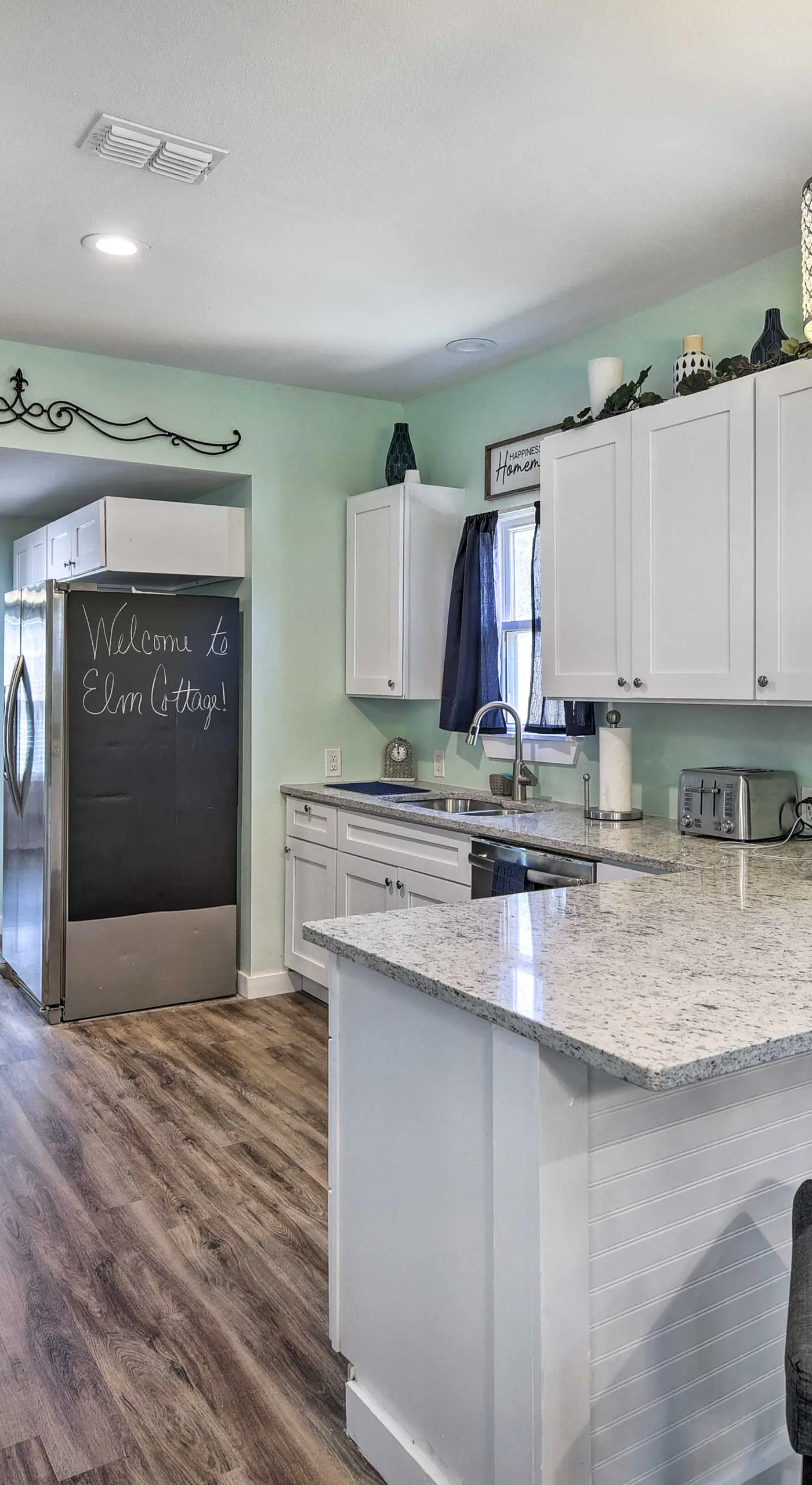 1 Mi to UTA: Arlington Elm Cottage w/ Fenced Yard
