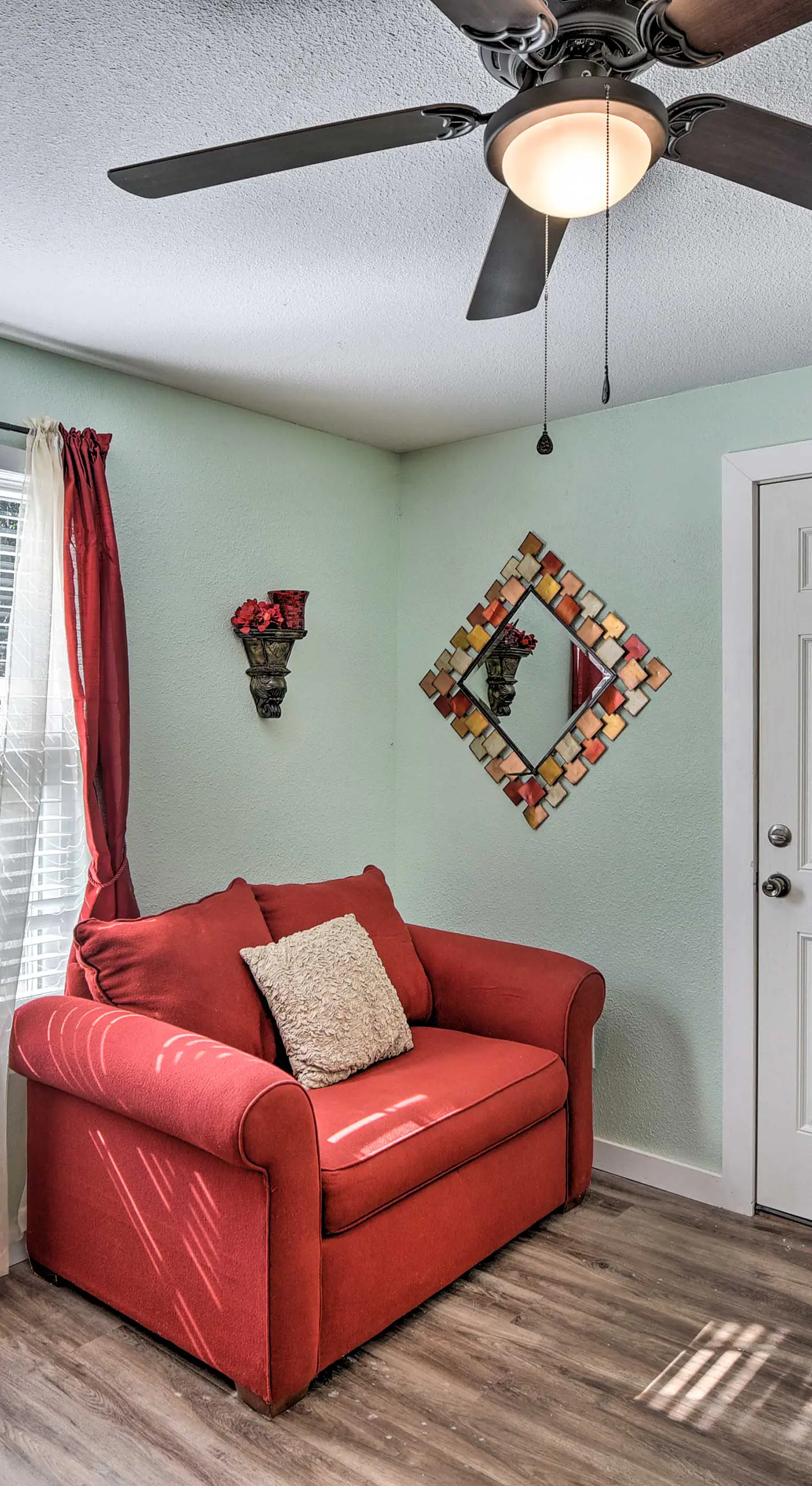 1 Mi to UTA: Arlington Elm Cottage w/ Fenced Yard