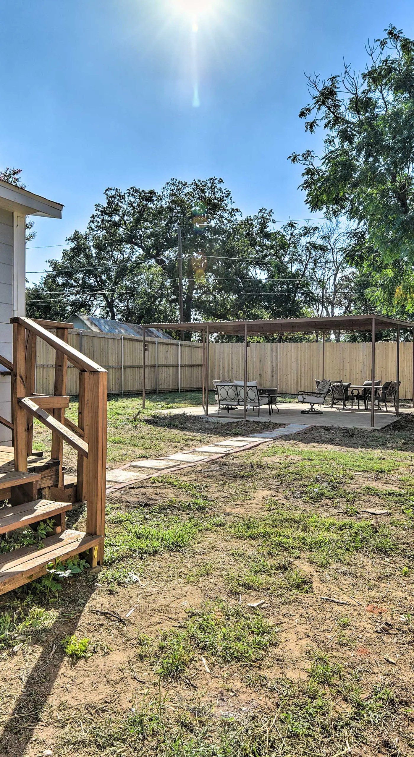 1 Mi to UTA: Arlington Elm Cottage w/ Fenced Yard
