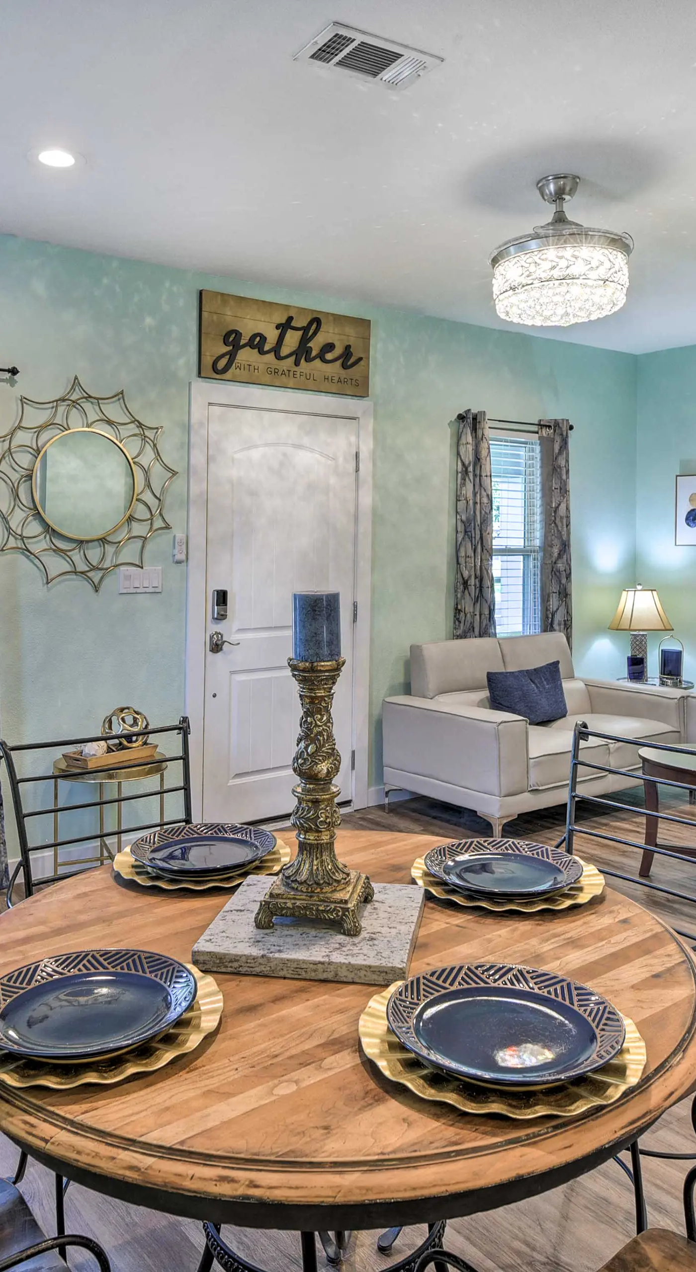 1 Mi to UTA: Arlington Elm Cottage w/ Fenced Yard