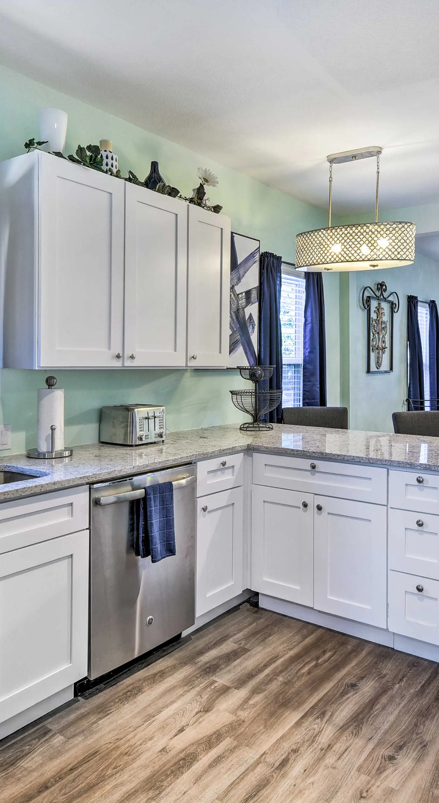 1 Mi to UTA: Arlington Elm Cottage w/ Fenced Yard