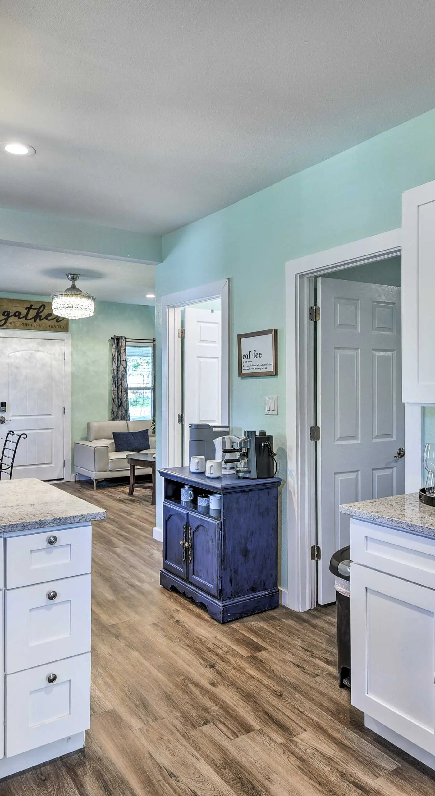 1 Mi to UTA: Arlington Elm Cottage w/ Fenced Yard