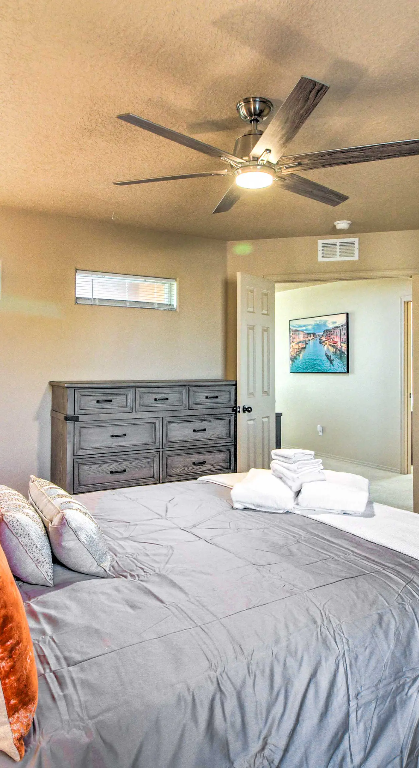 Walk to Netflix Studios: Updated ABQ Getaway!