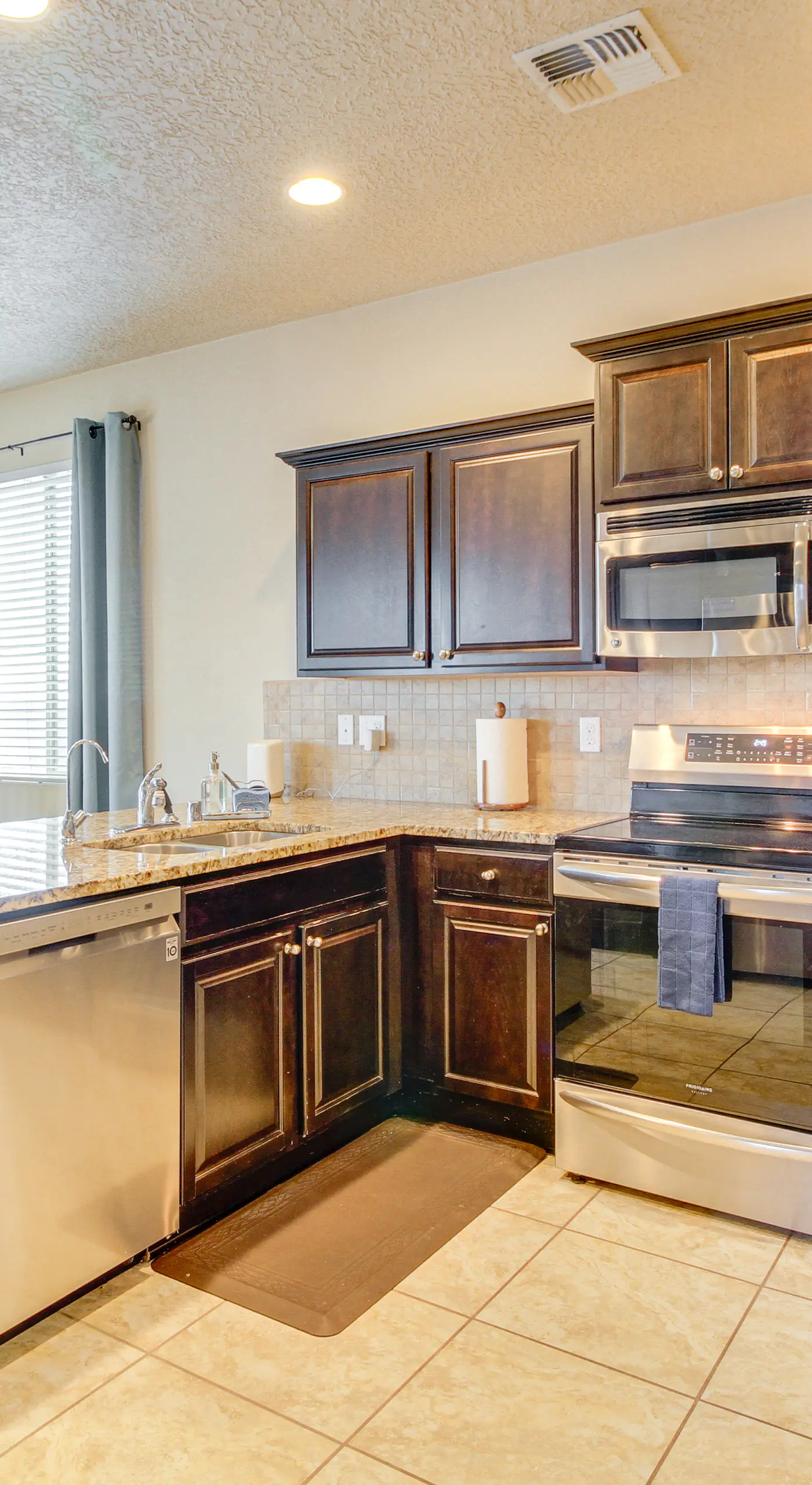 Family-Friendly Home w/ Mtn View in Albuquerque!