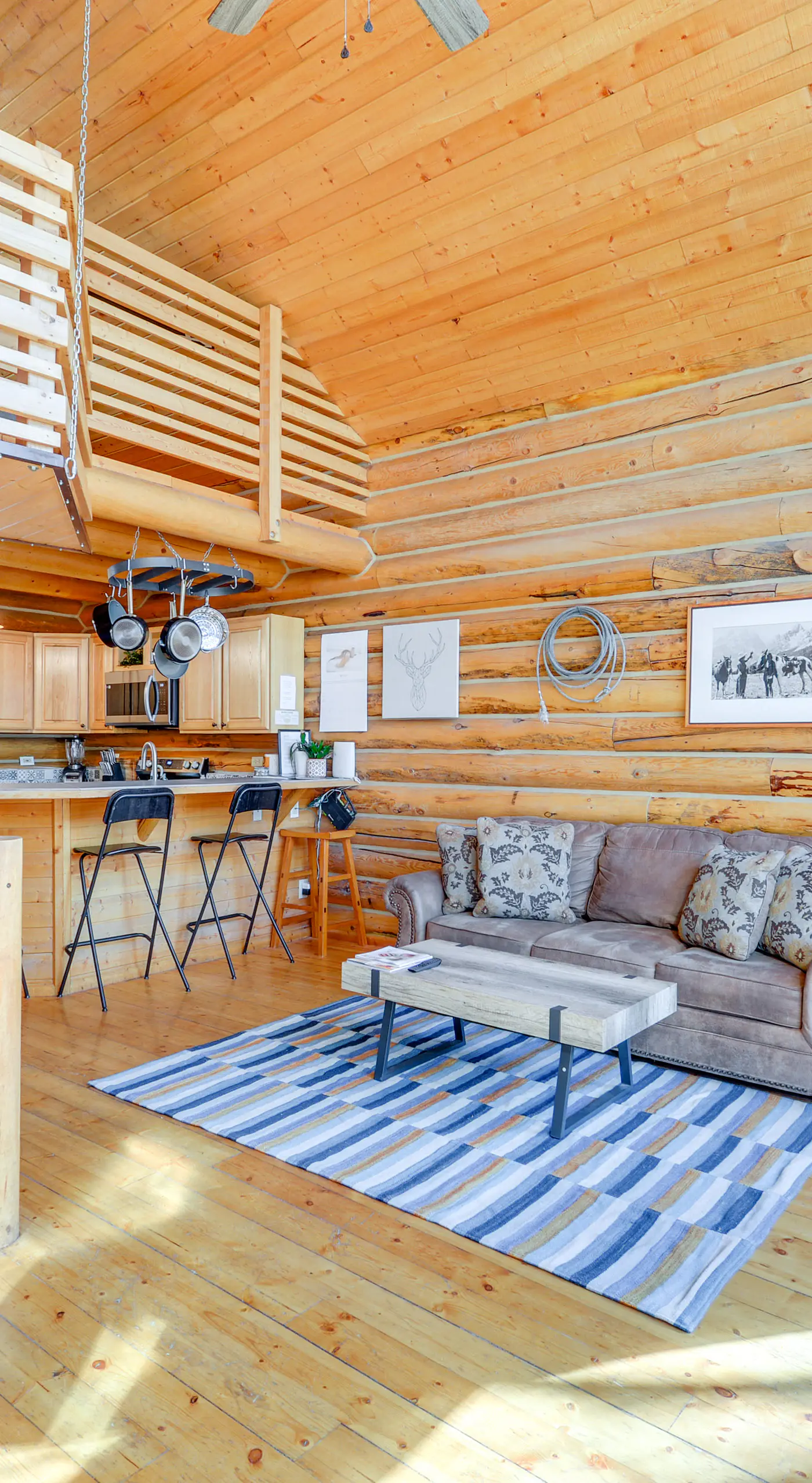 Cozy Mountain Condo Across From Snow King Ski Mtn!