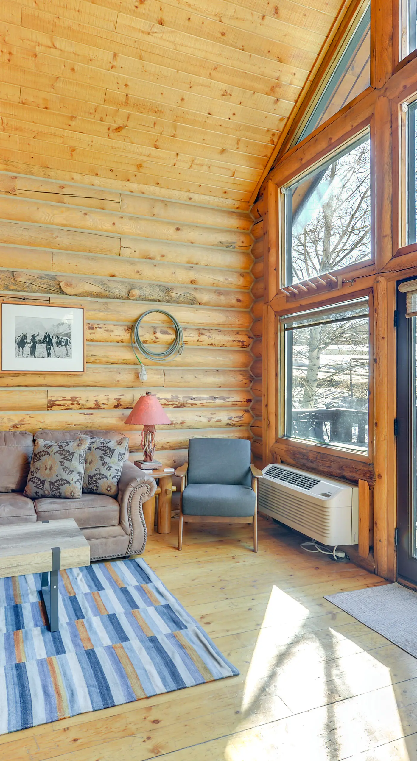 Cozy Mountain Condo Across From Snow King Ski Mtn!