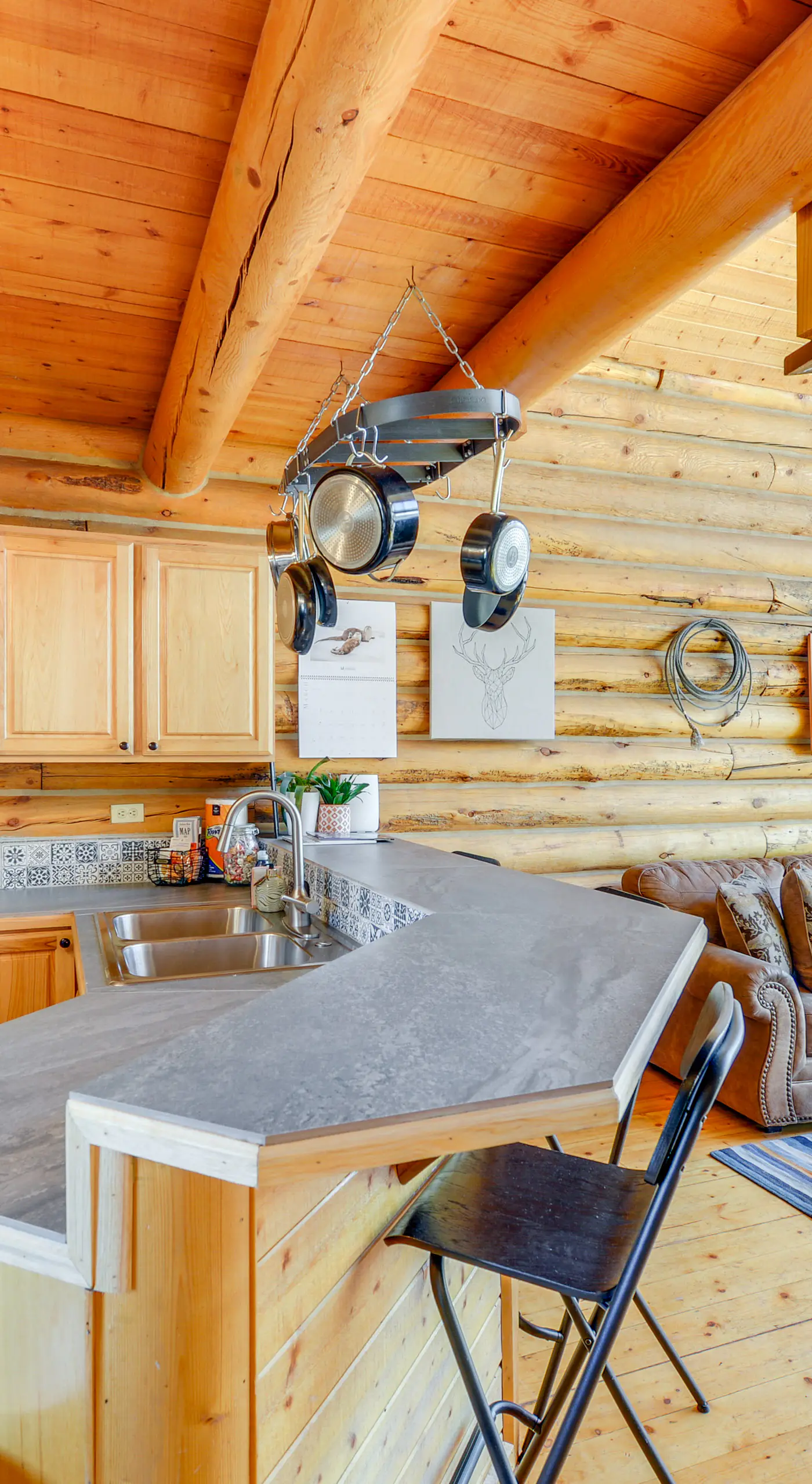 Cozy Mountain Condo Across From Snow King Ski Mtn!