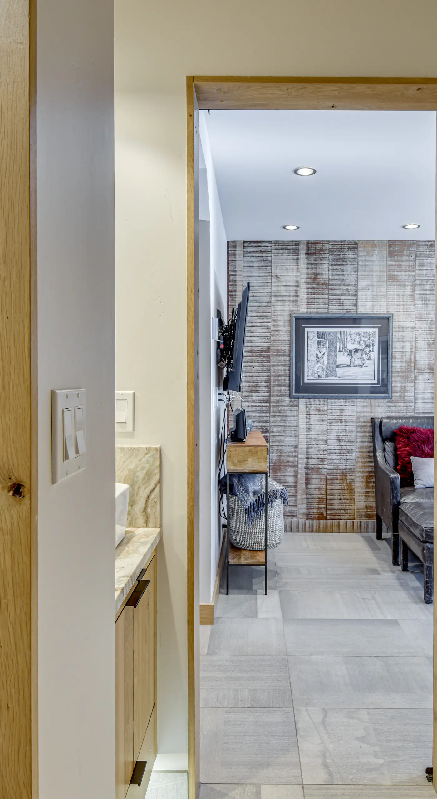 Walk to Town & Slopes, Views, SPA & Sauna Access