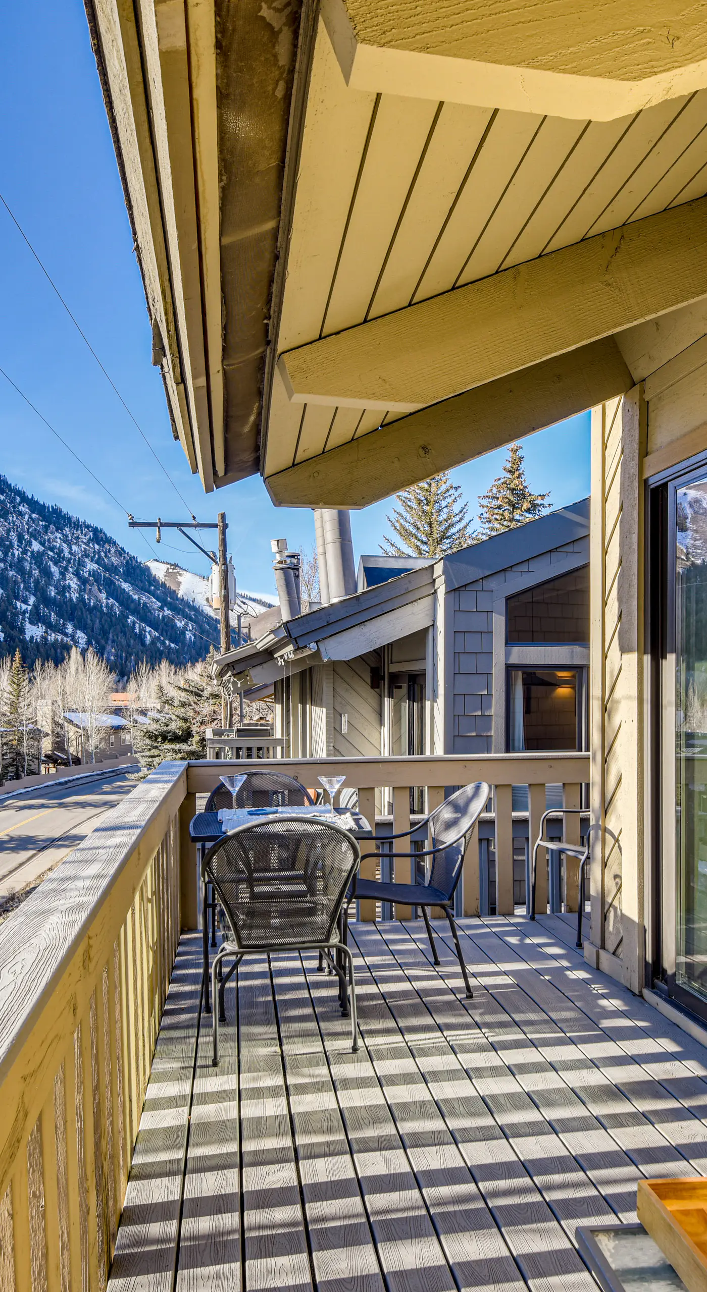 Walk to Town & Slopes, Views, SPA & Sauna Access