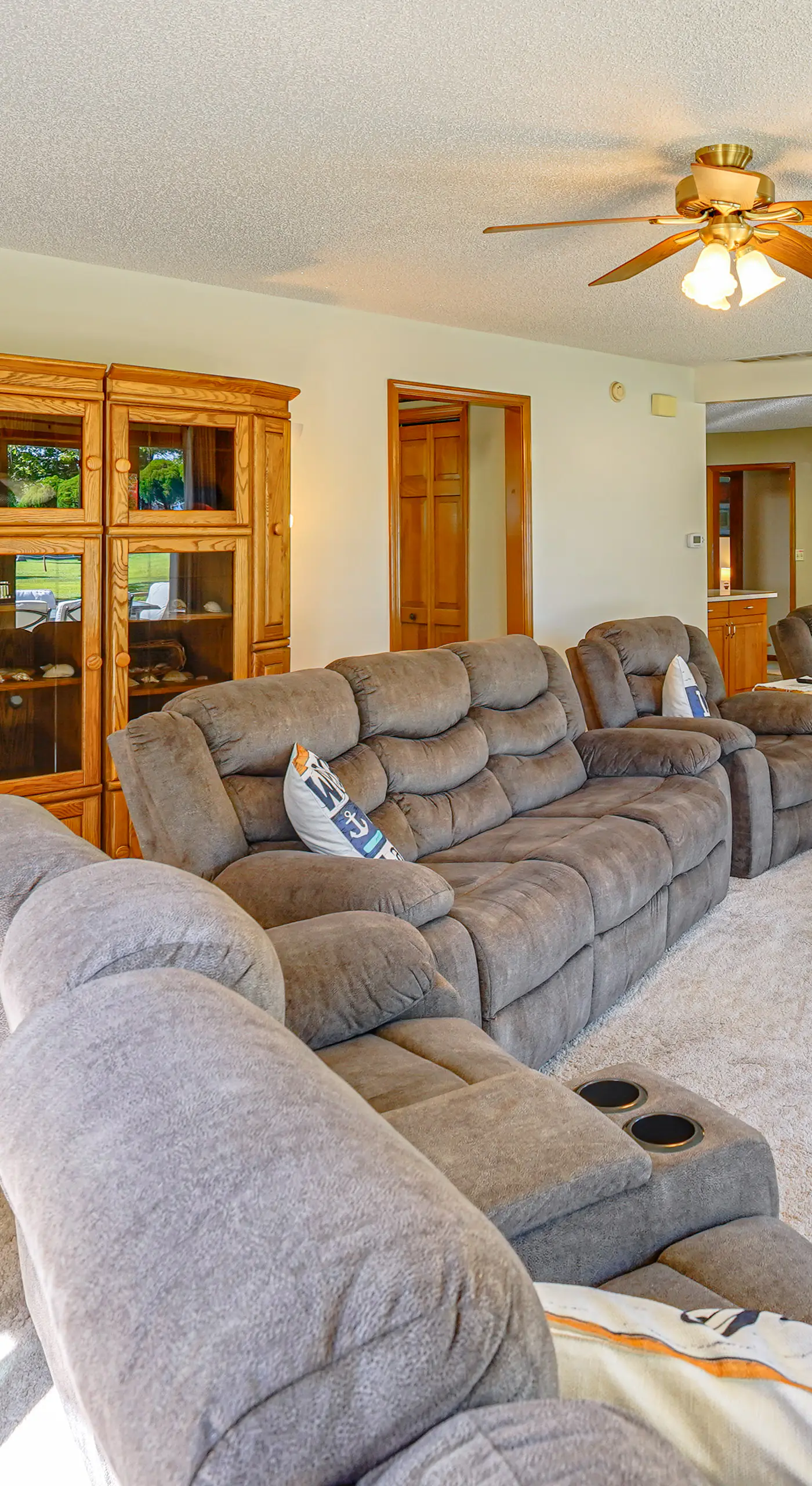 Kayaks & Boat Dock: Waterfront Home in Grove