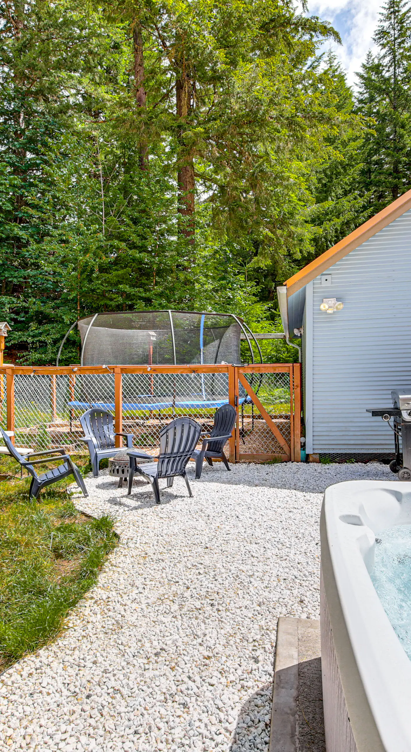 7 Mi to Mt Rainier NP: Home w/ Private Hot Tub!