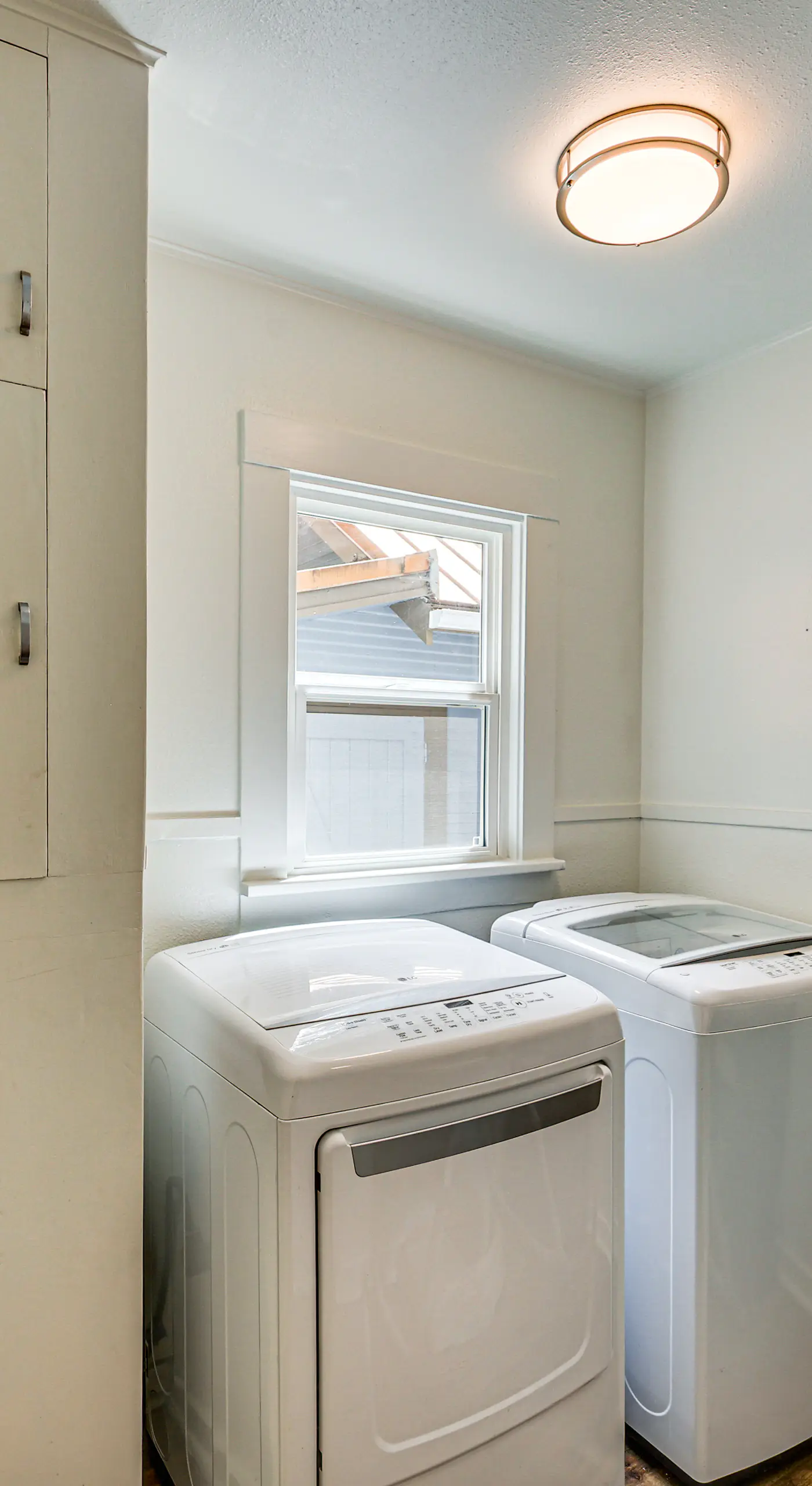 7 Mi to Mt Rainier NP: Home w/ Private Hot Tub!