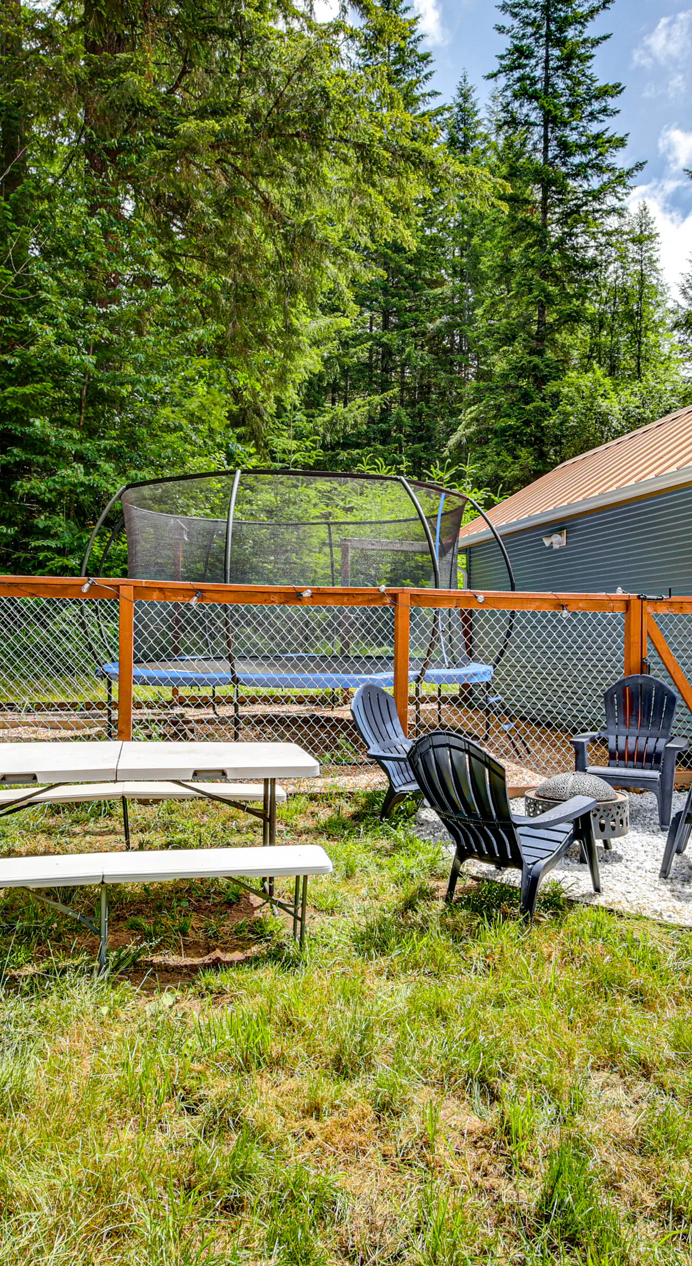 7 Mi to Mt Rainier NP: Home w/ Private Hot Tub!