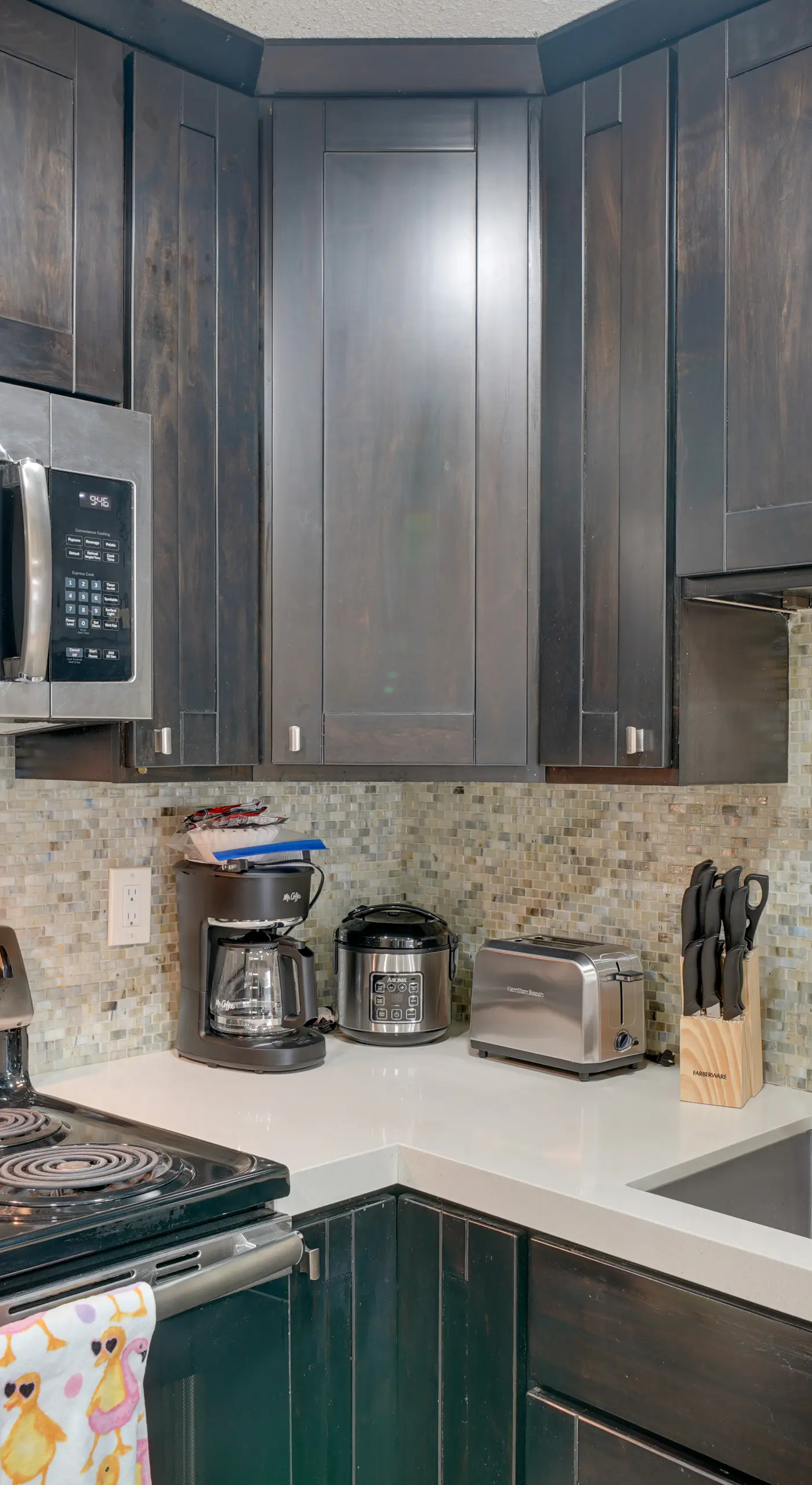 2 Mi to Dtwn Pleasanton Condo w/ Pool Access