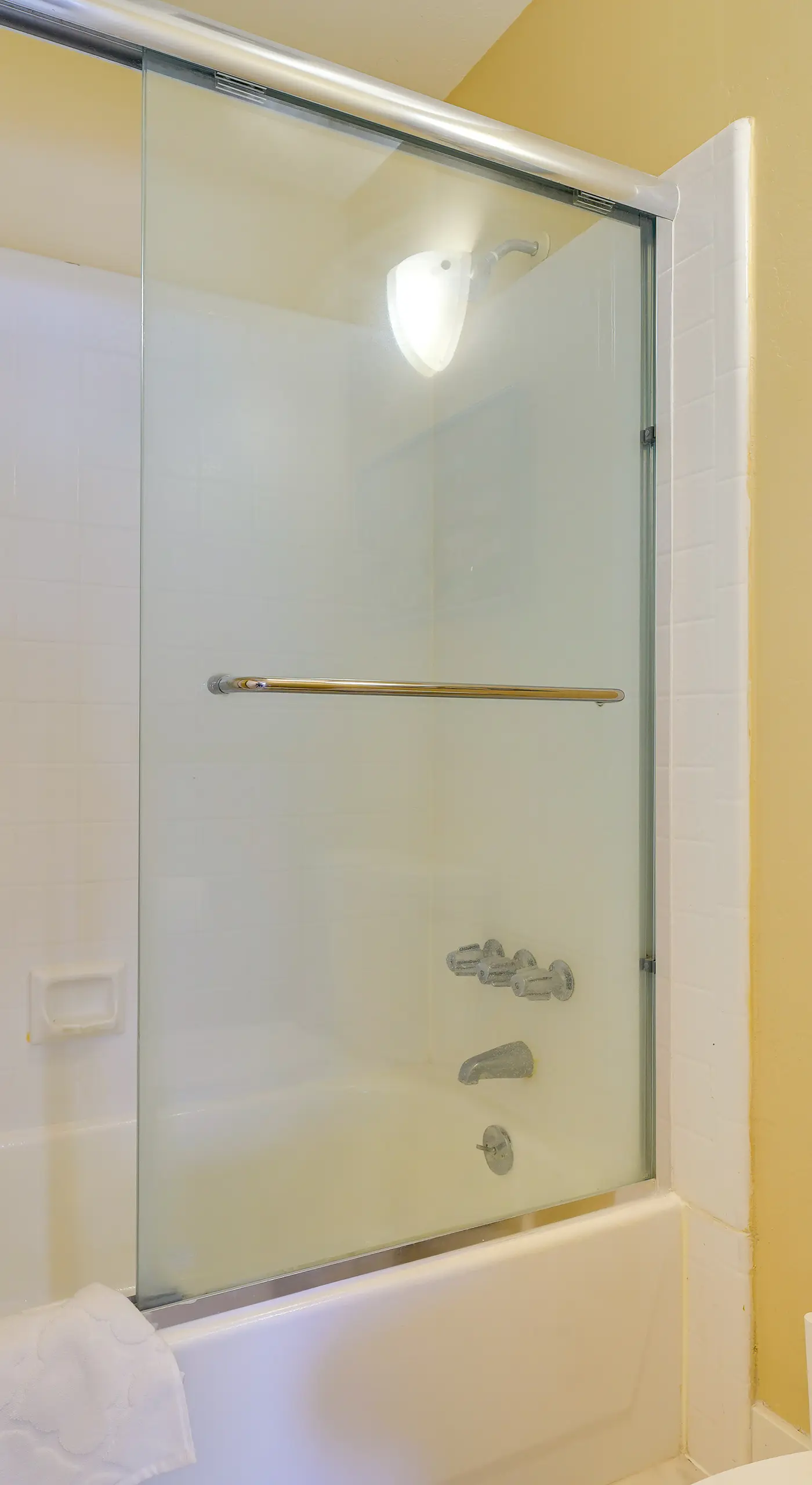 Walkable Pleasanton Condo Near Downtown w/ Balcony
