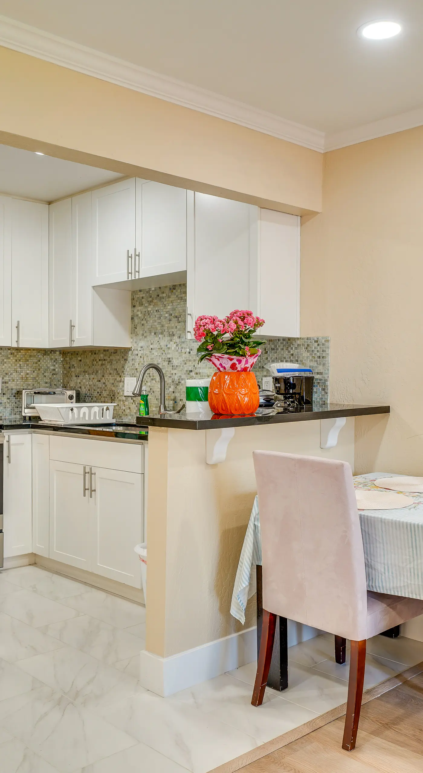 Walkable Pleasanton Condo Near Downtown w/ Balcony