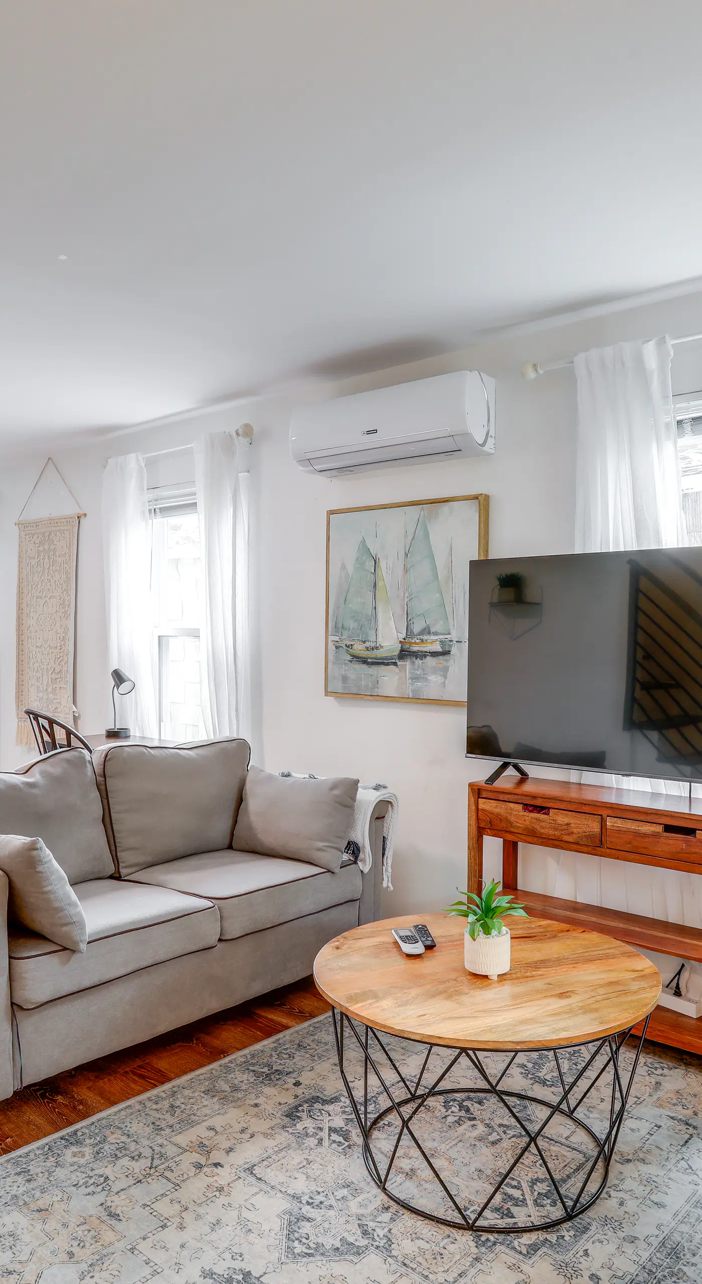 Walkable Dtwn Townhome Near Campus & Palmer Square