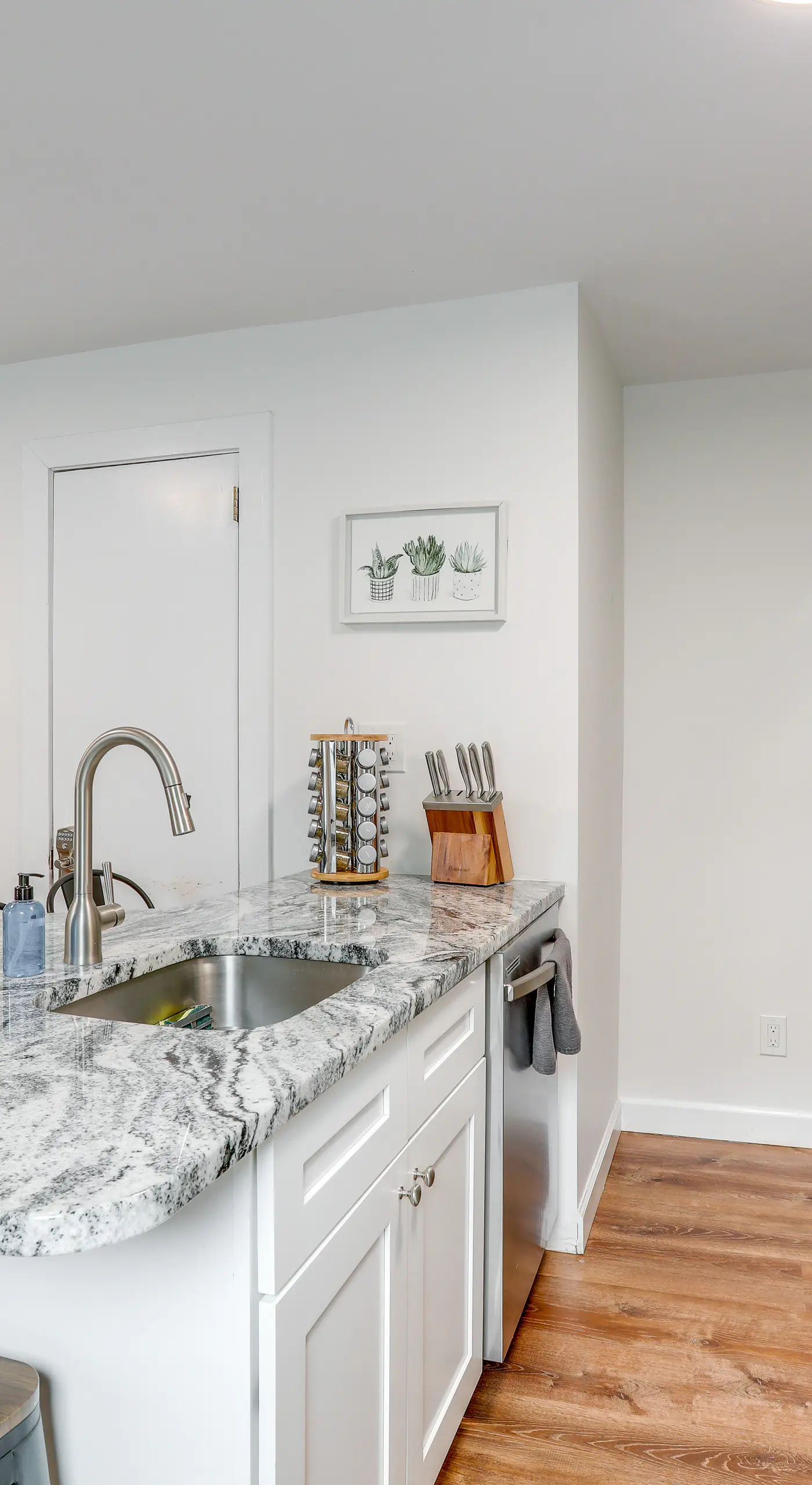 Walkable Dtwn Townhome Near Campus & Palmer Square