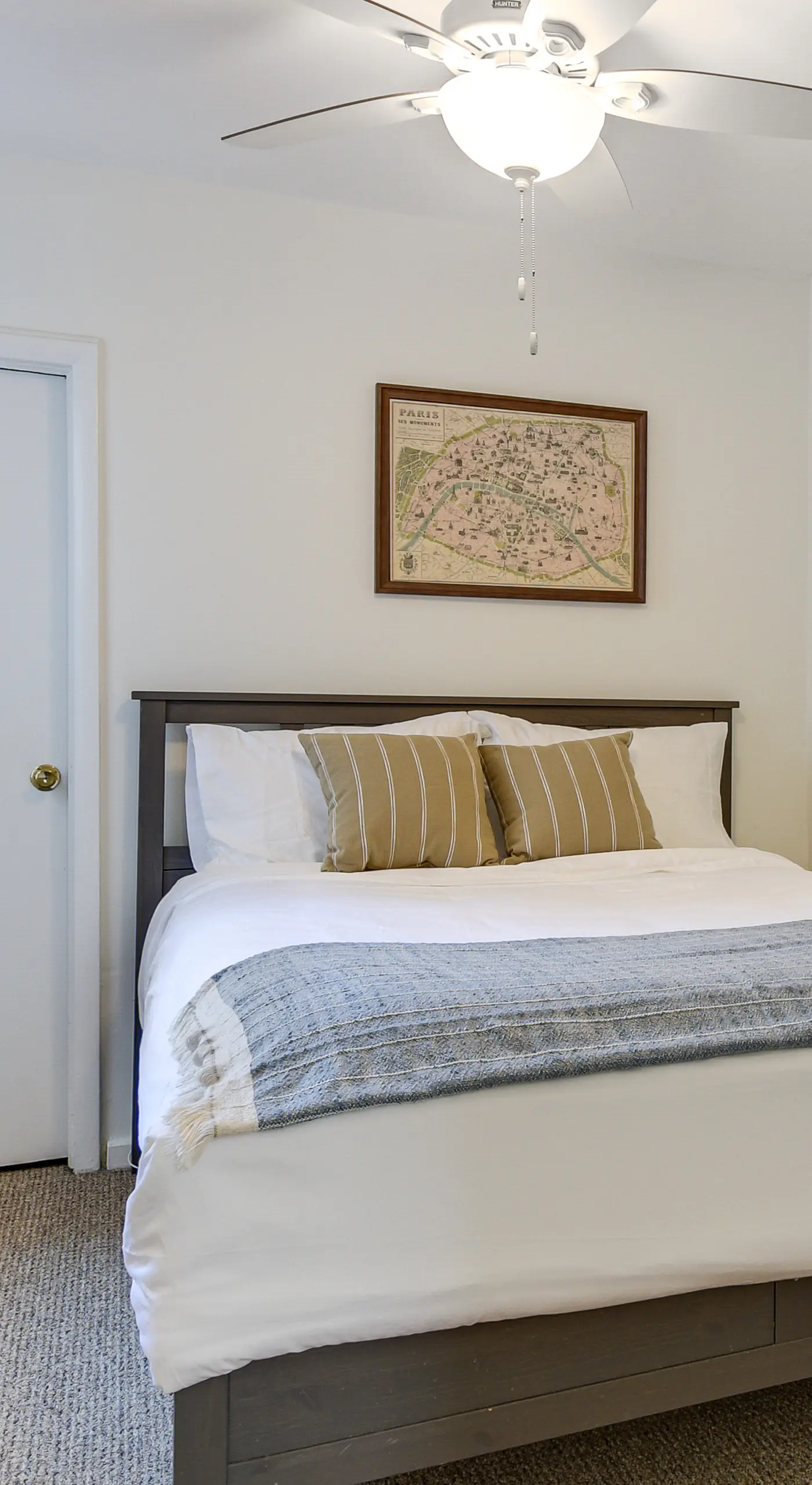 Spacious Chicago Group Home! Walk to Train & Eats