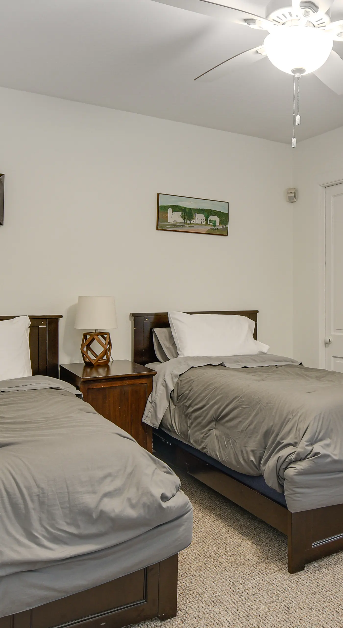 Spacious Chicago Group Home! Walk to Train & Eats