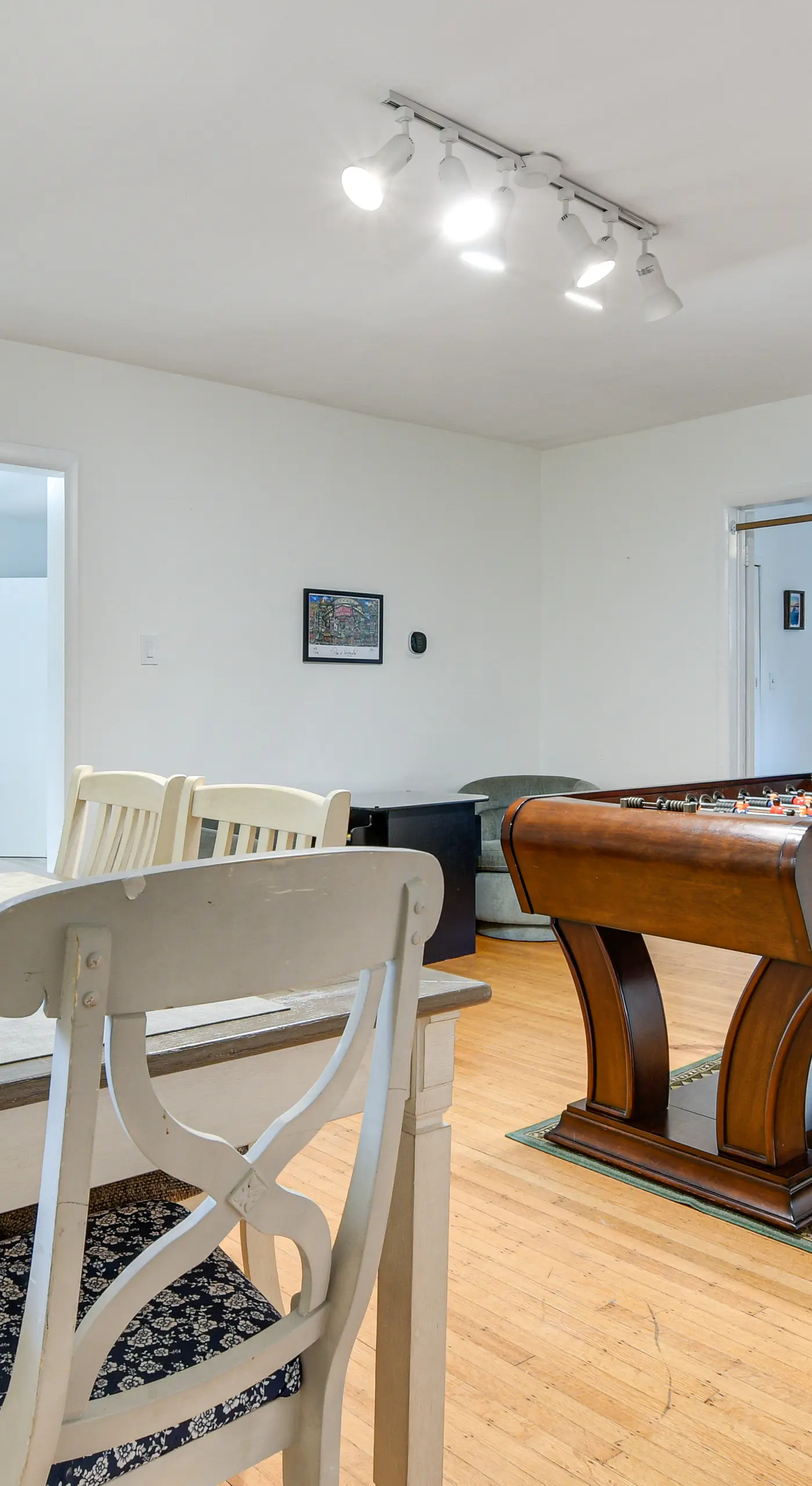 Spacious Chicago Group Home! Walk to Train & Eats