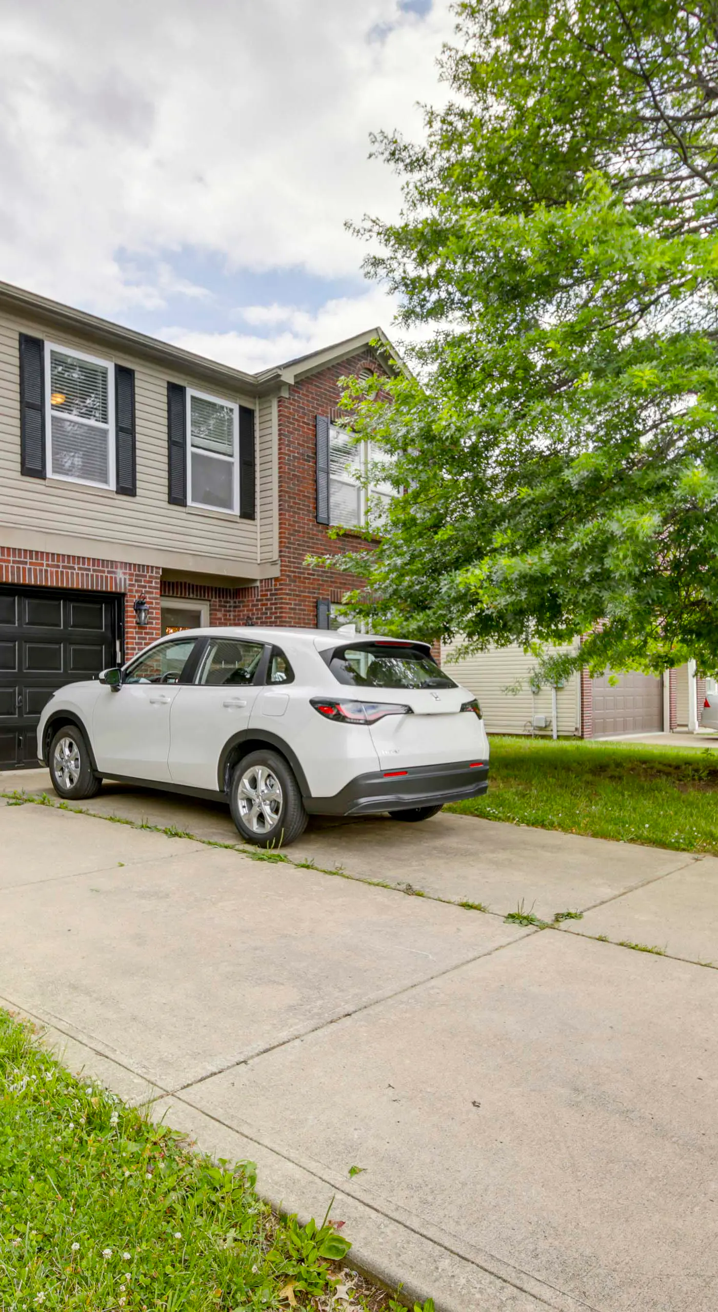 Camby Home w/ 3 Living Areas & Community Pool!