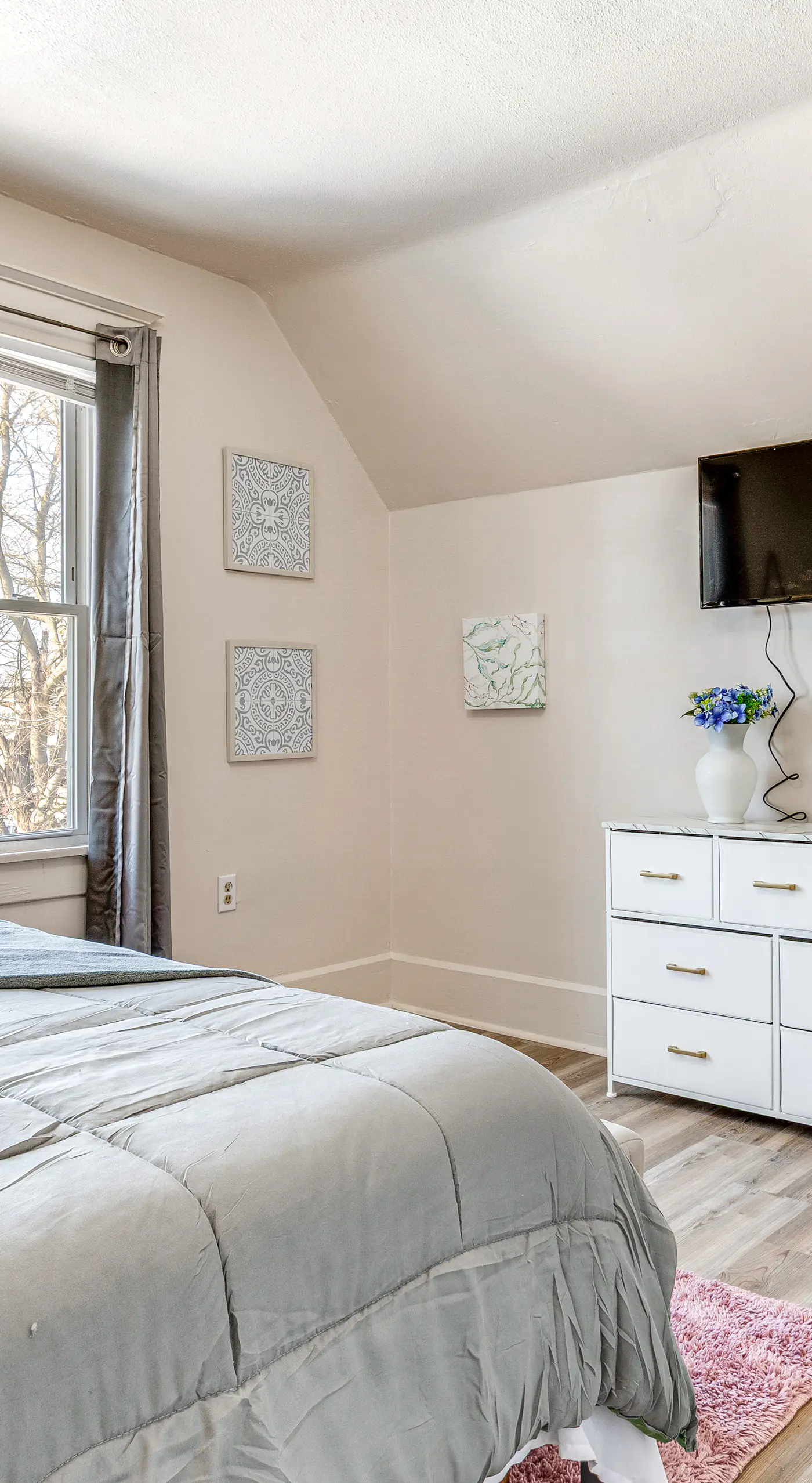 3 Mi to Dtwn Indy: Pet-Friendly Home w/ Backyard!