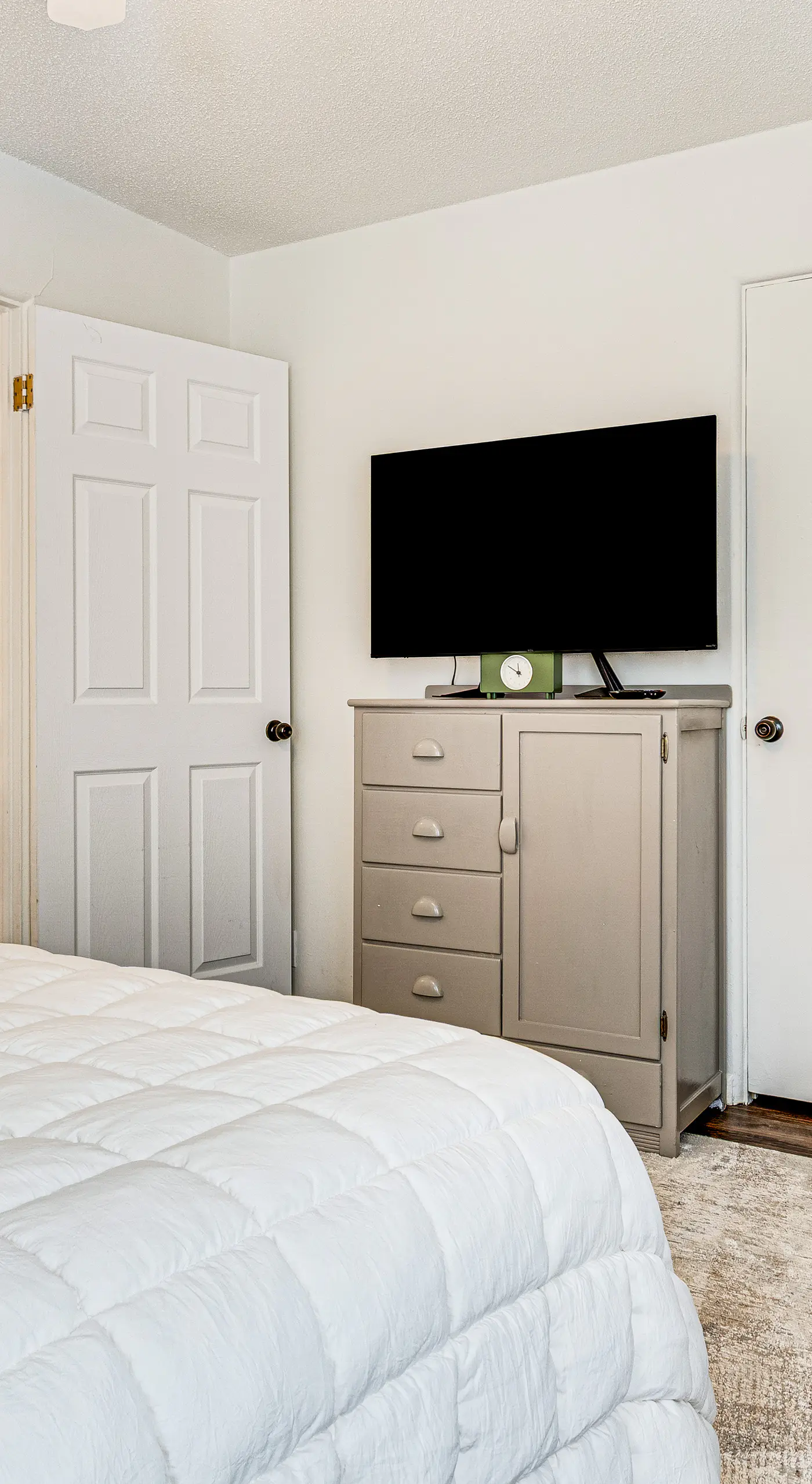 Pet Friendly near Park: 6 mi to Speedway
