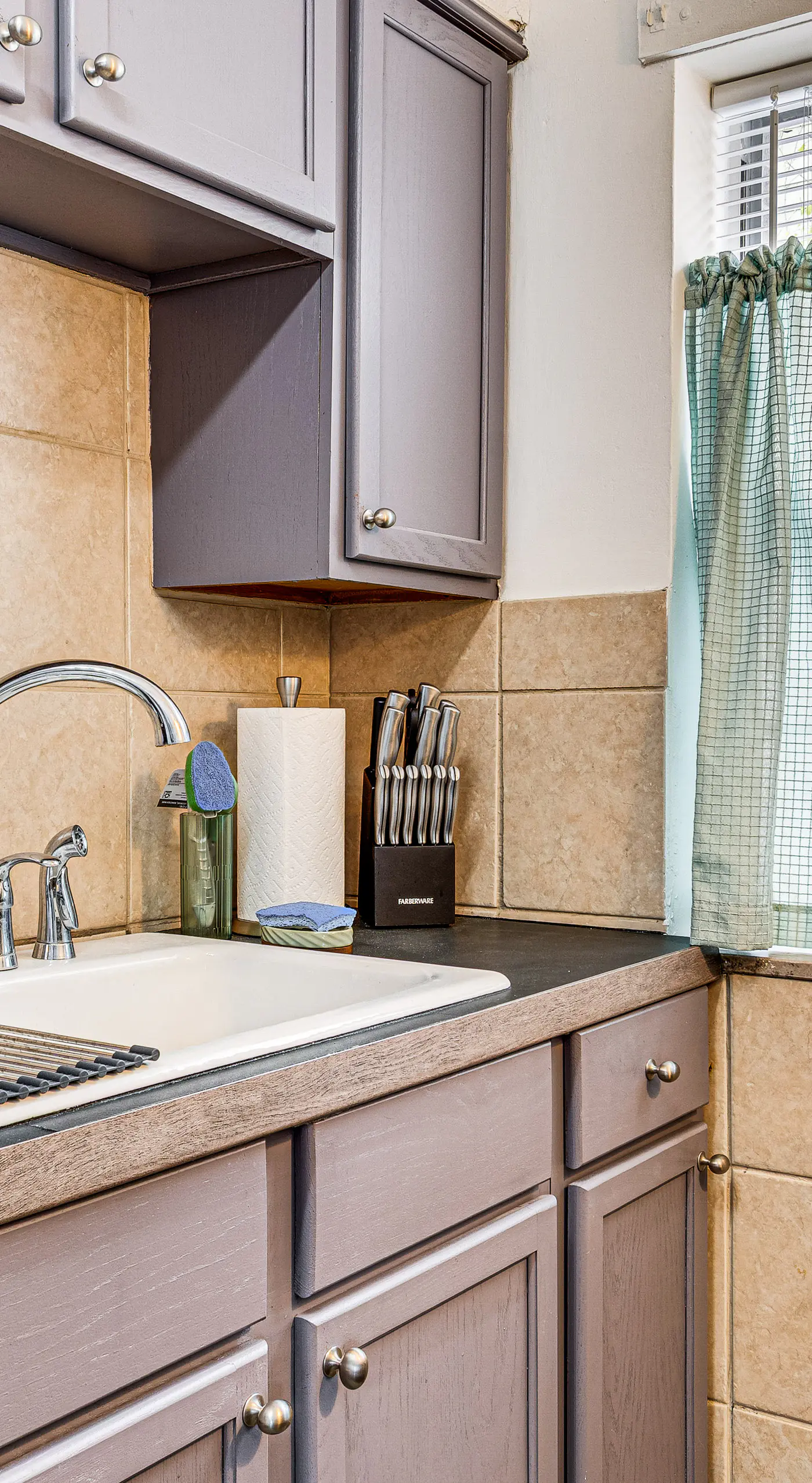Pet Friendly near Park: 6 mi to Speedway