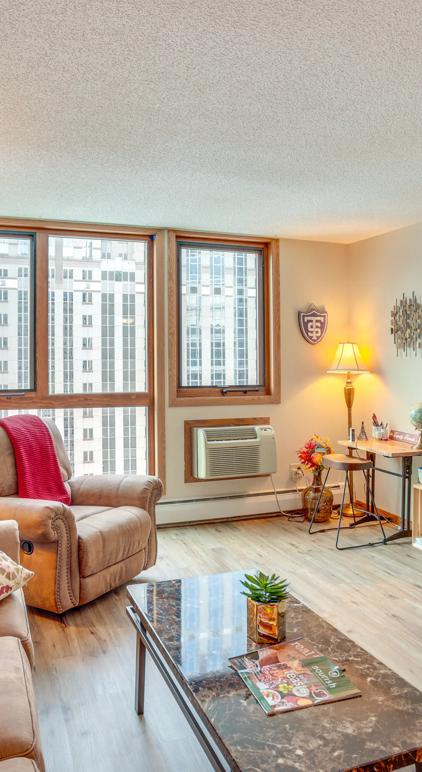 Updated Apt in Dtwn Minneapolis w/ Pool Access!