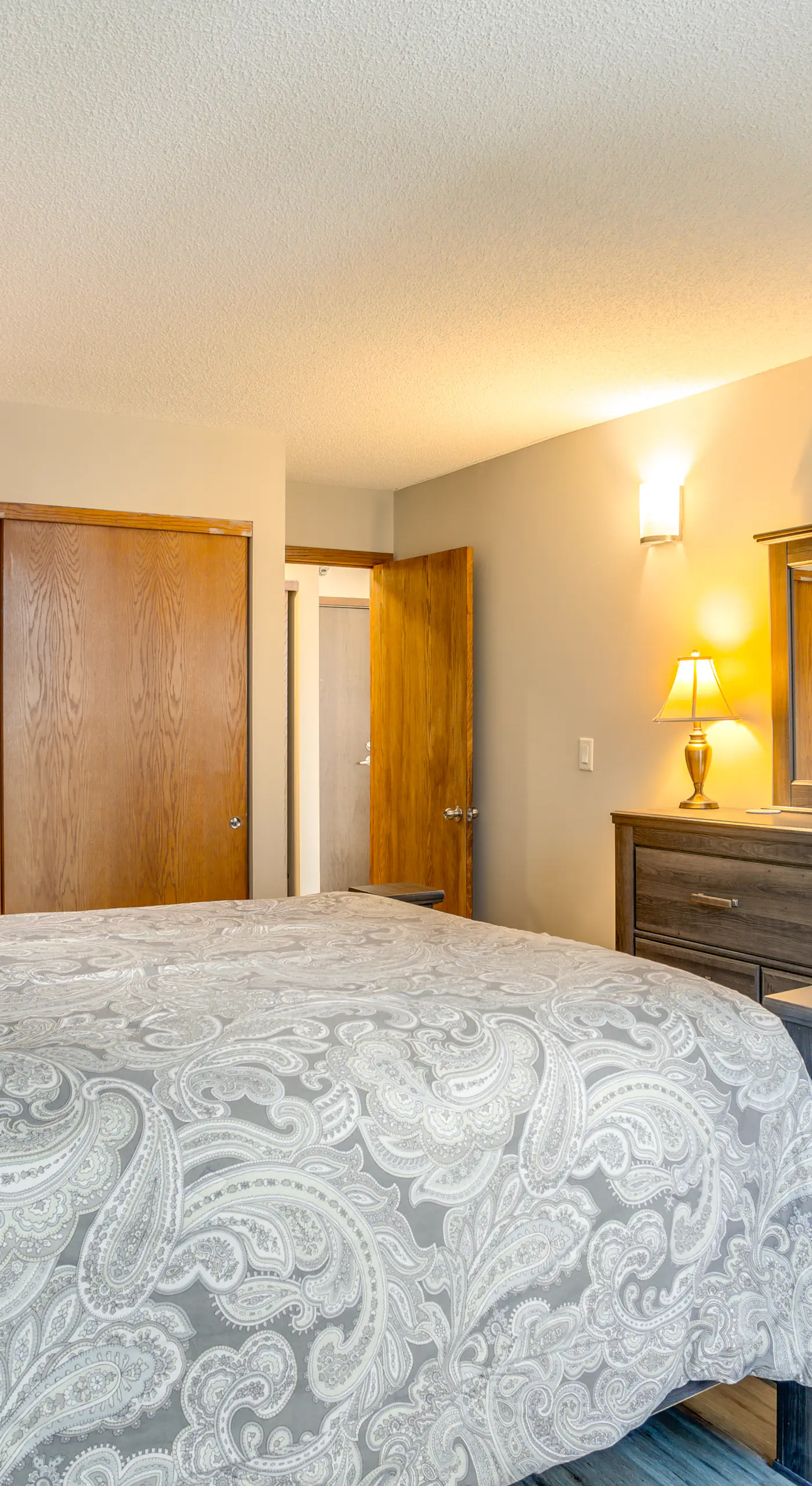 Updated Apt in Dtwn Minneapolis w/ Pool Access!
