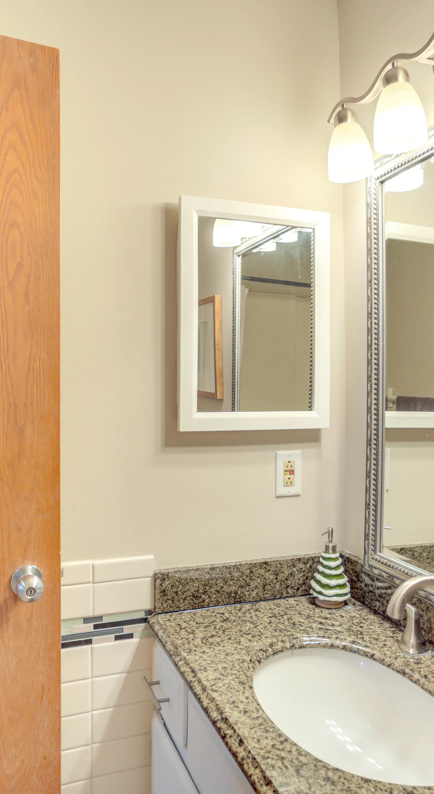 Updated Apt in Dtwn Minneapolis w/ Pool Access!