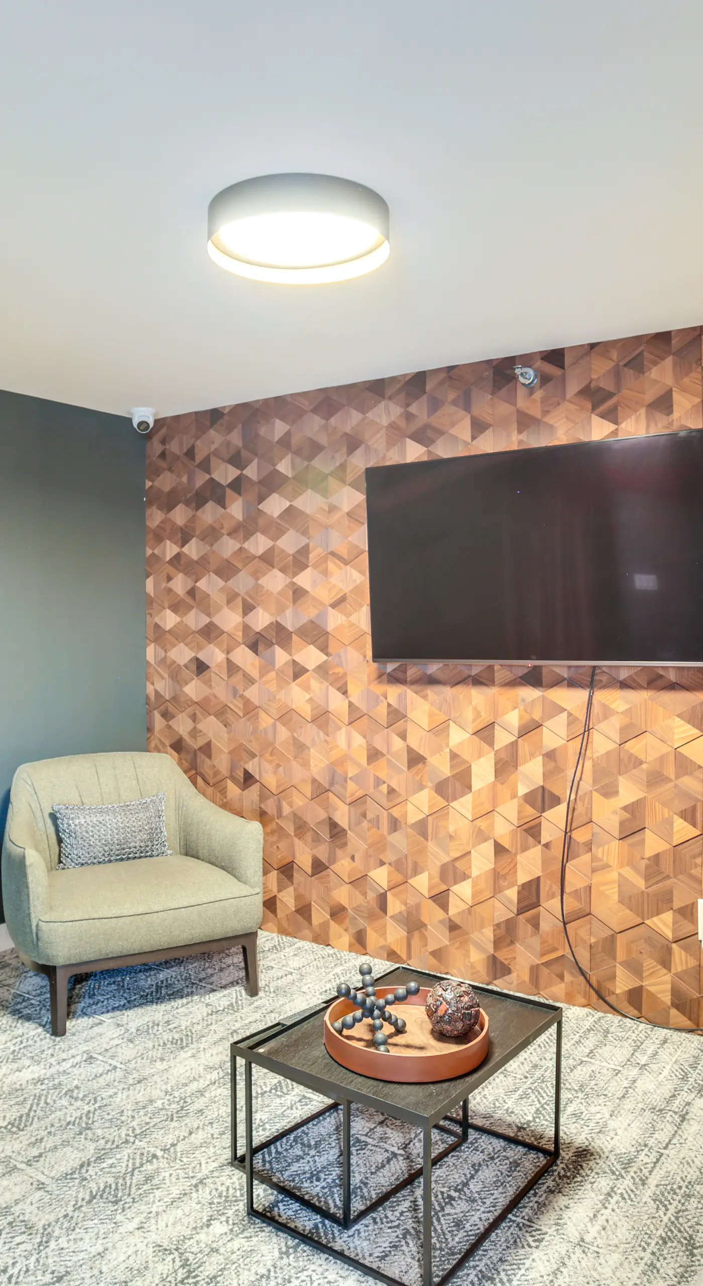 Updated Apt in Dtwn Minneapolis w/ Pool Access!